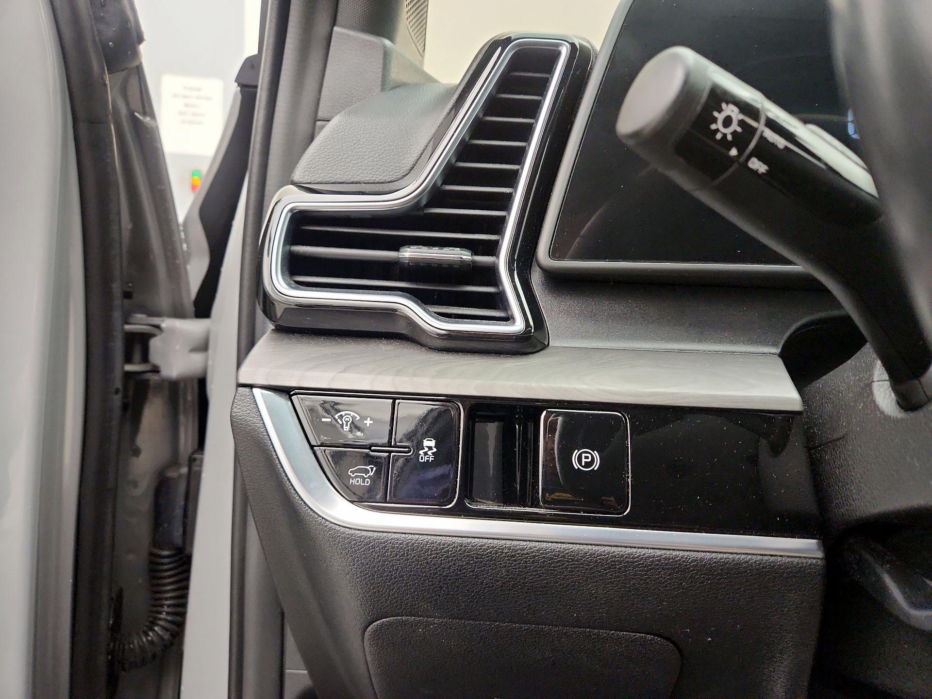 Thumbnail: 2023 Kia Sportage - 13