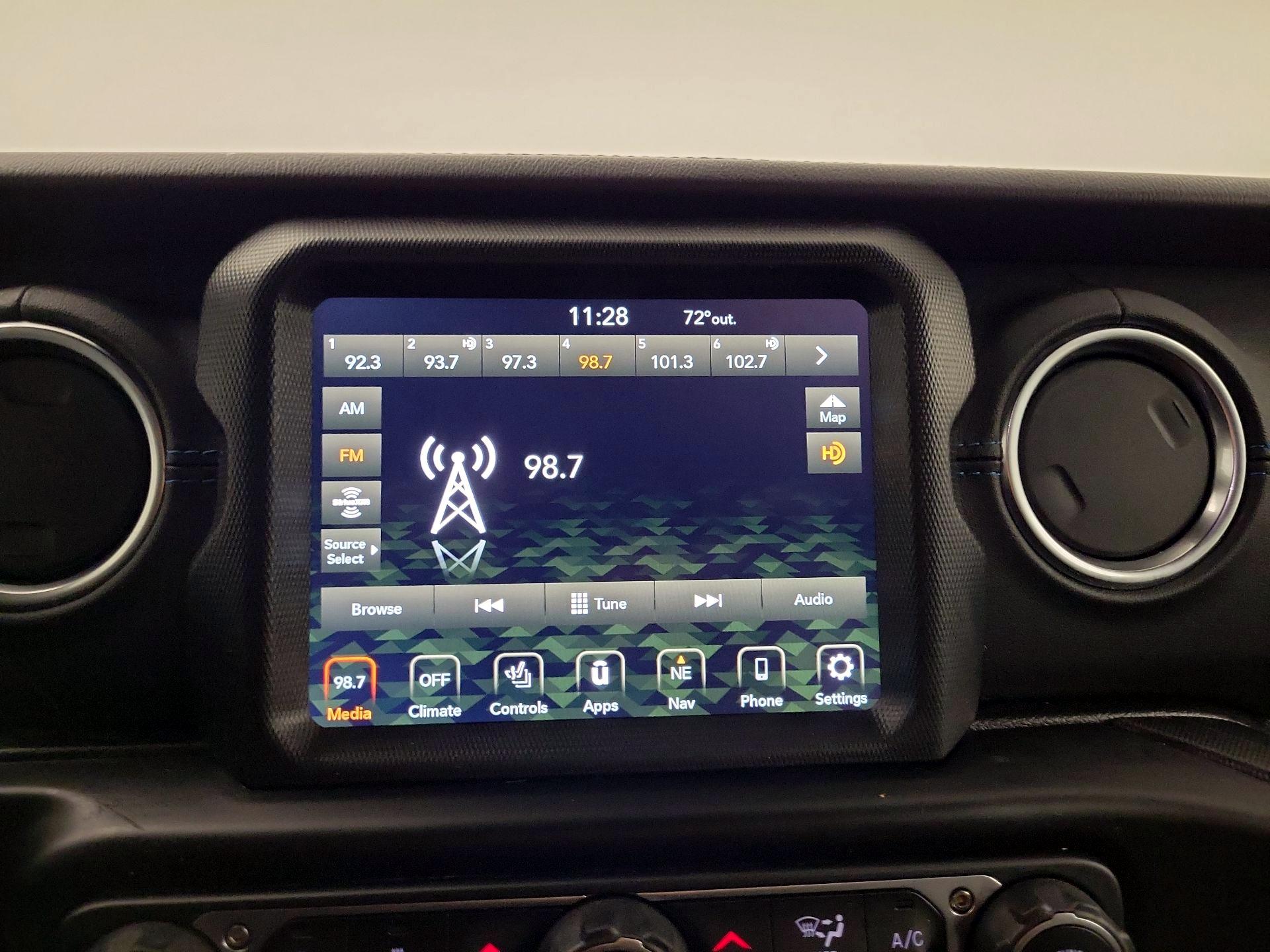 Thumbnail: 2021 Jeep Wrangler - 14