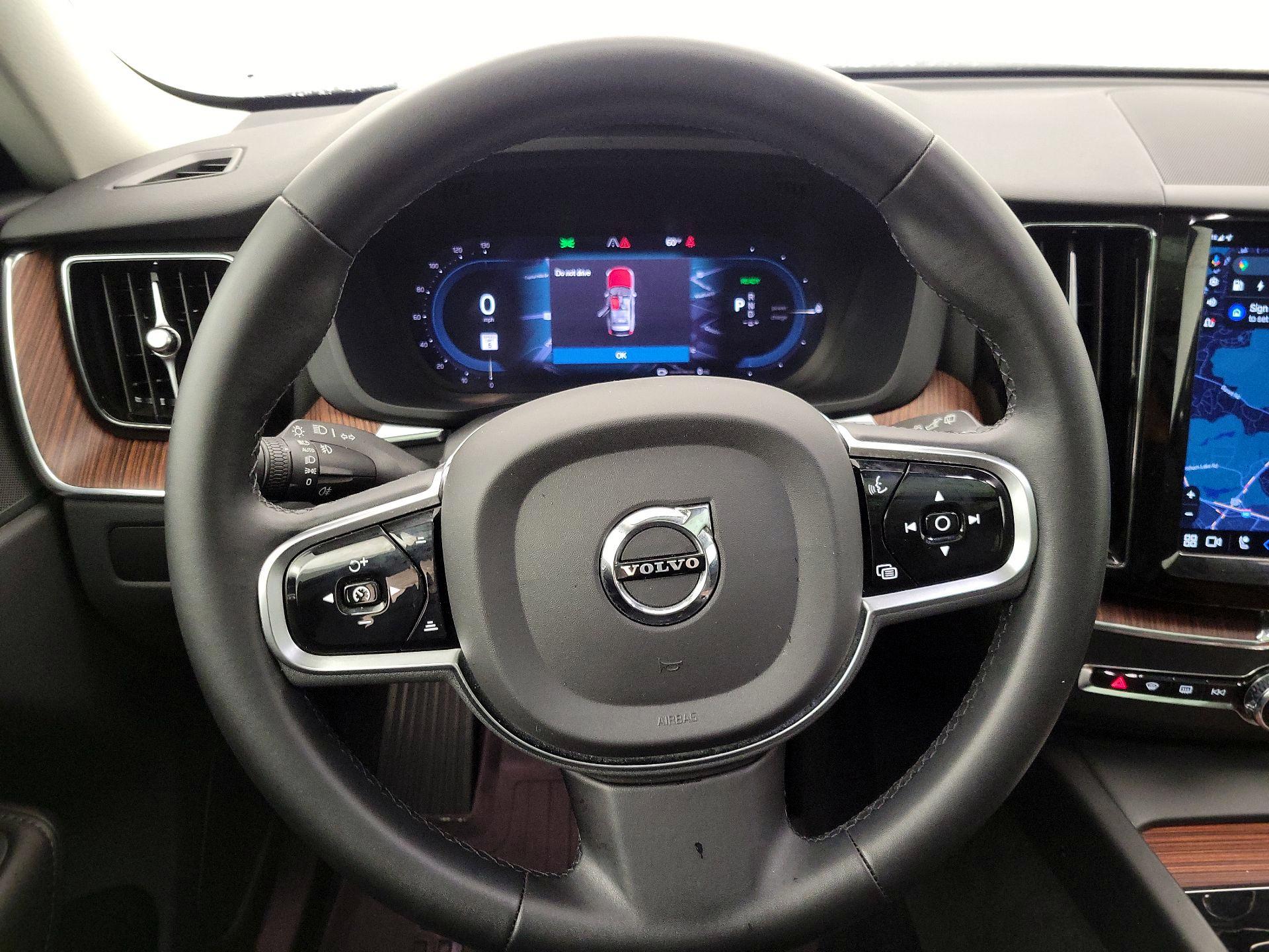 Thumbnail: 2023 Volvo XC60 - 10