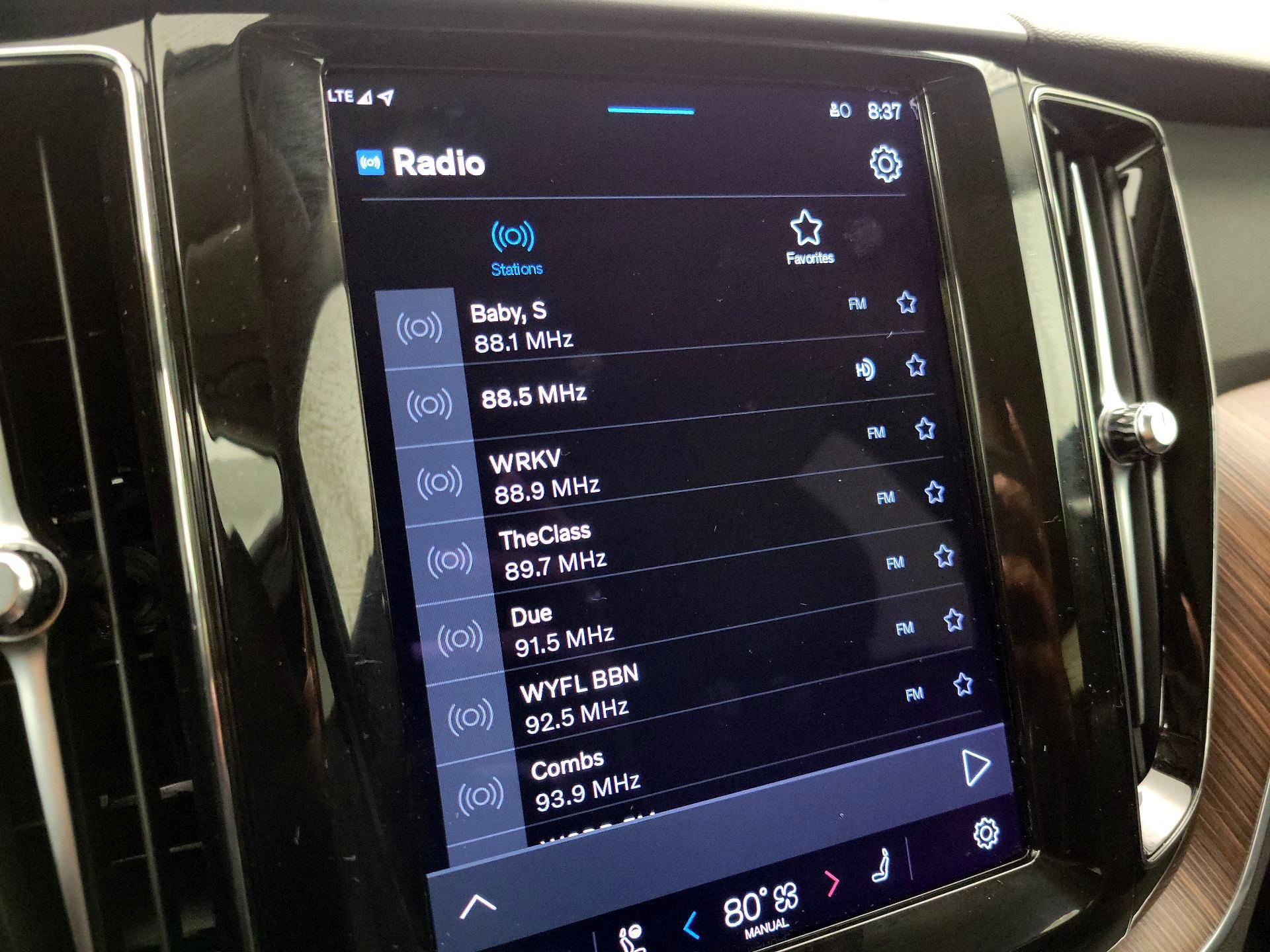 Thumbnail: 2023 Volvo XC60 - 16