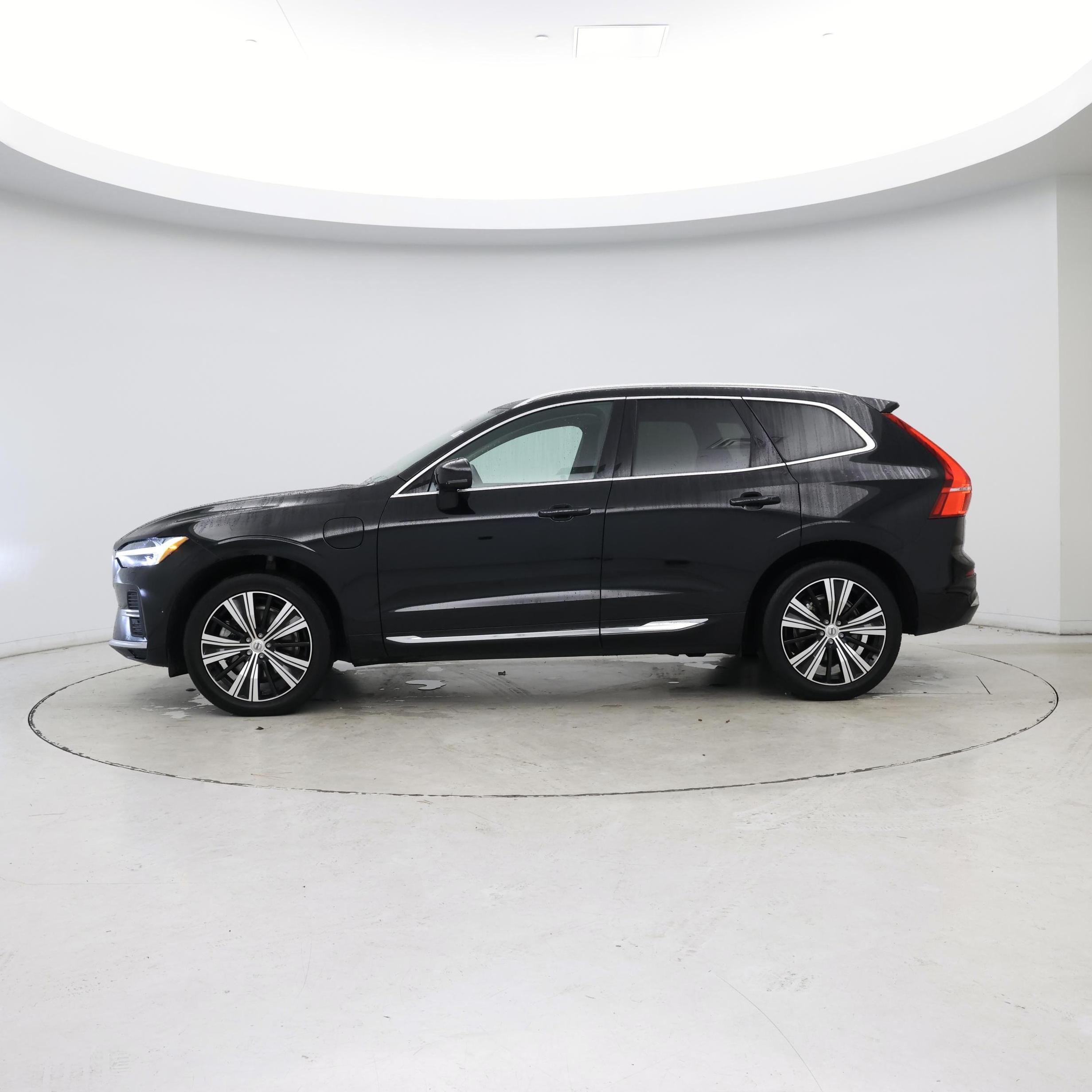 Thumbnail: 2023 Volvo XC60 - 3