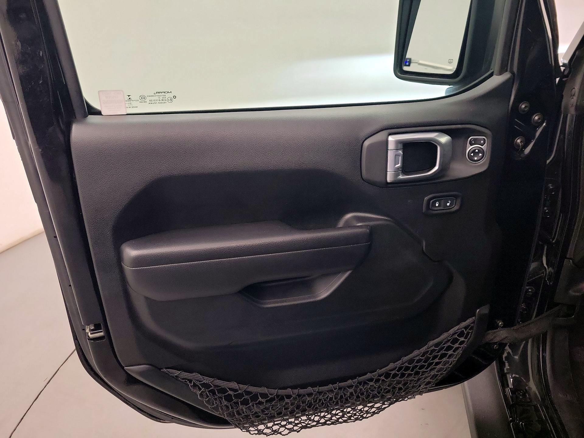 Thumbnail: 2021 Jeep Wrangler - 10