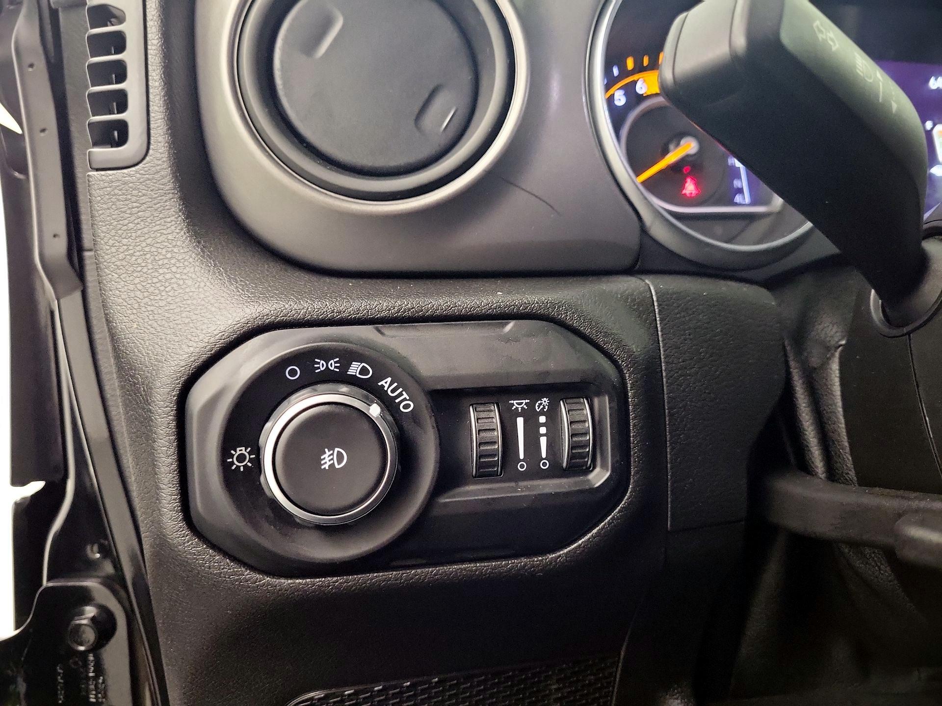 Thumbnail: 2021 Jeep Wrangler - 11