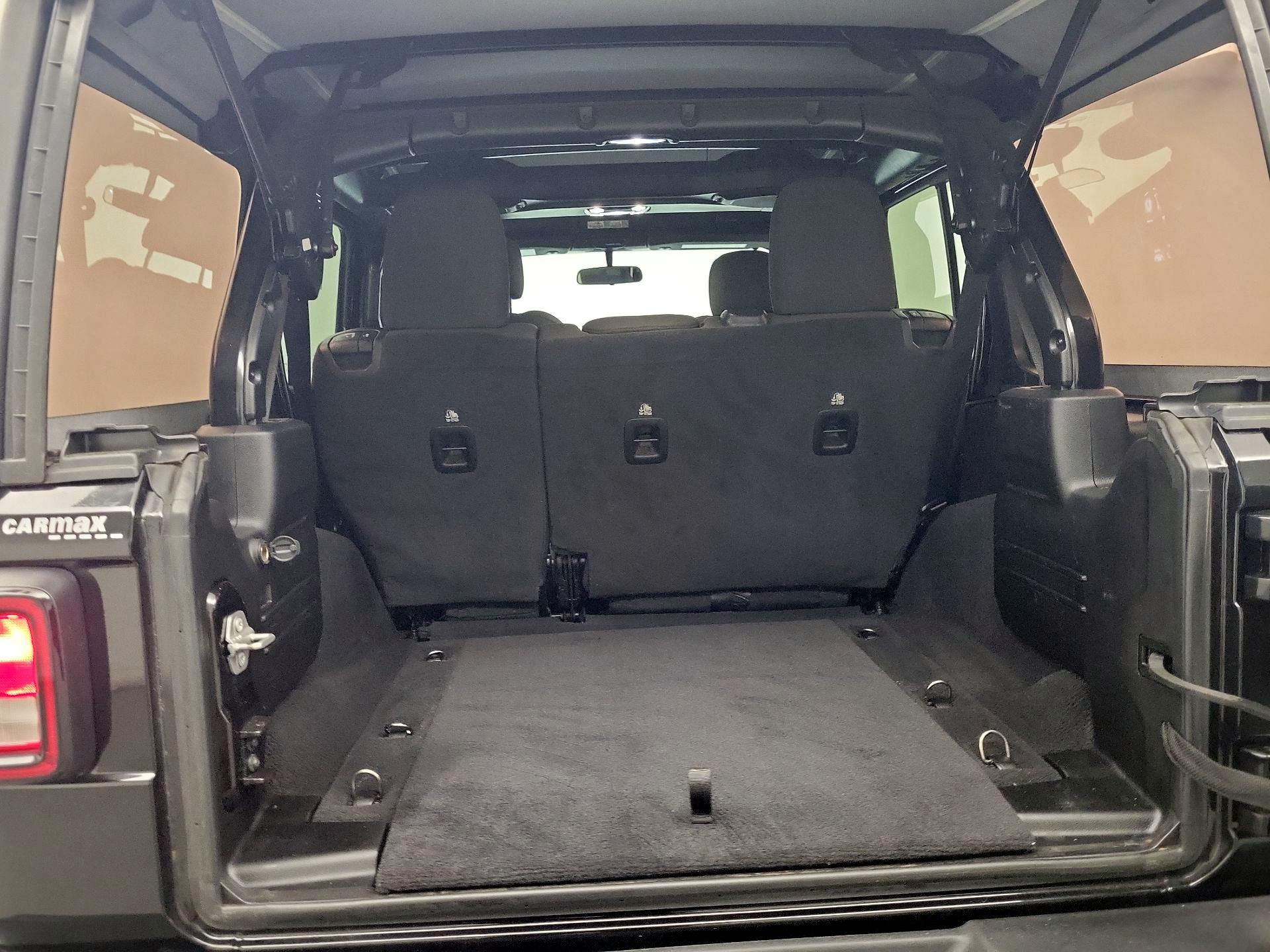 Thumbnail: 2021 Jeep Wrangler - 18