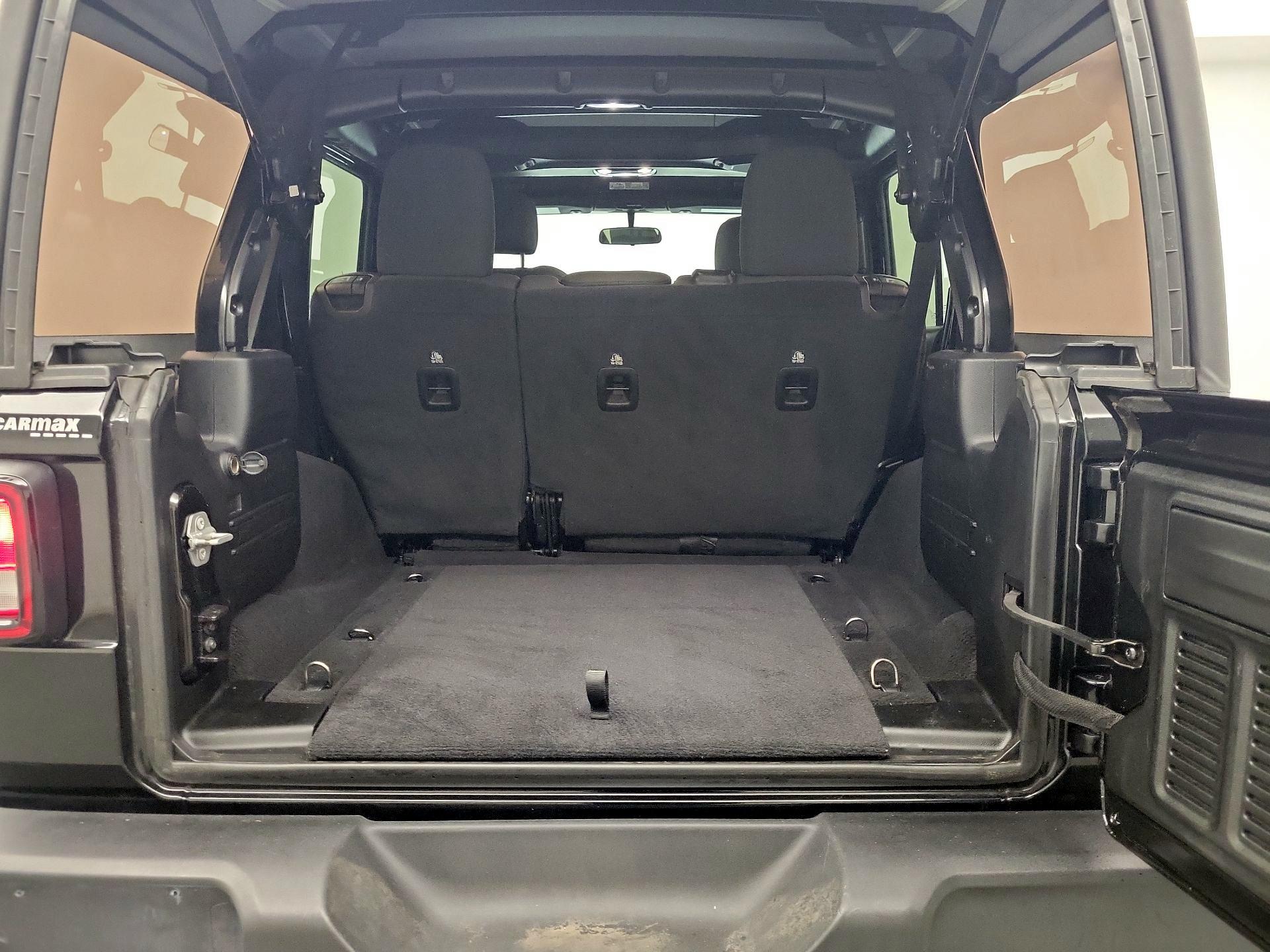 Thumbnail: 2021 Jeep Wrangler - 19