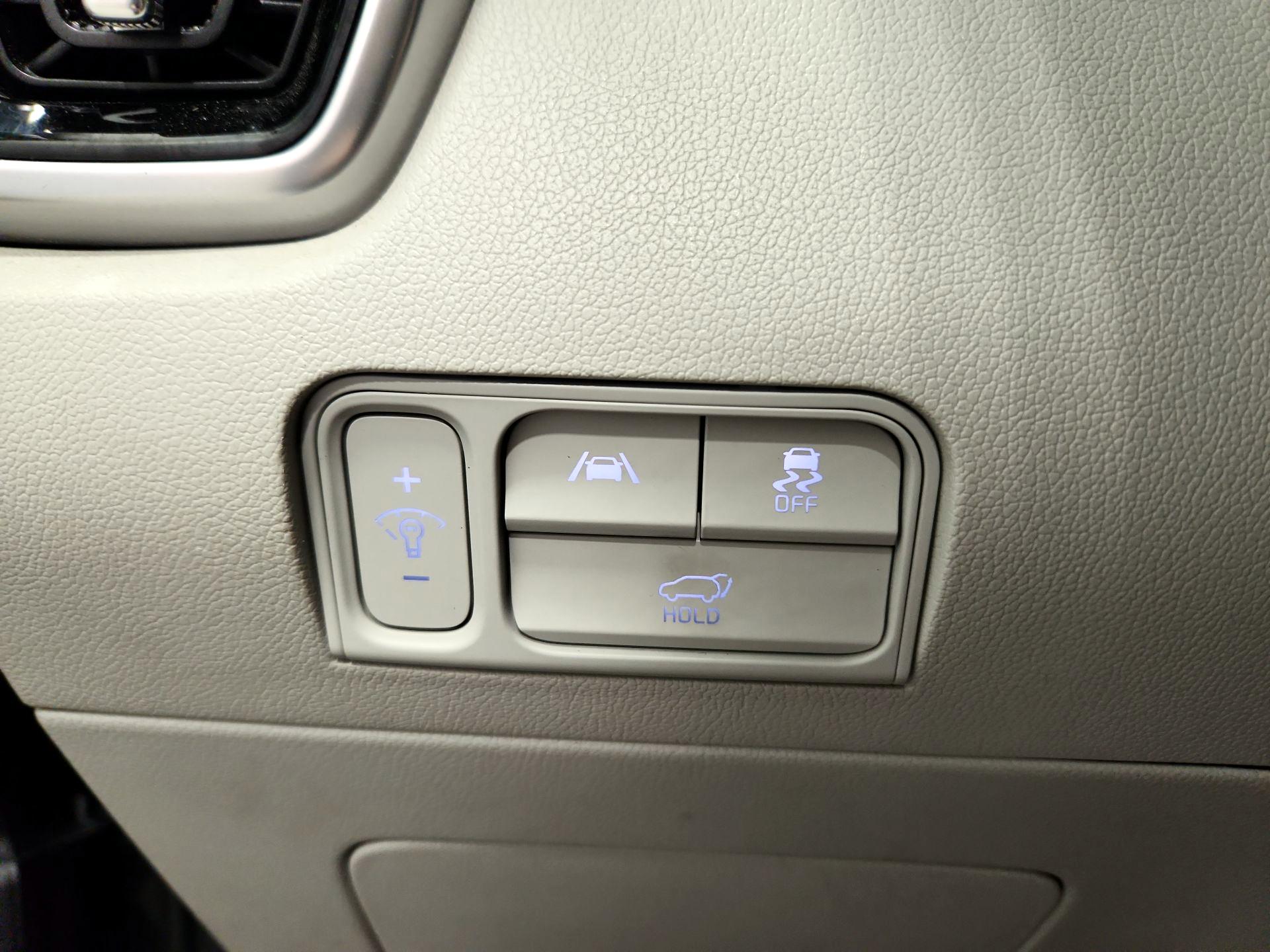 Thumbnail: 2023 Kia Sorento - 11