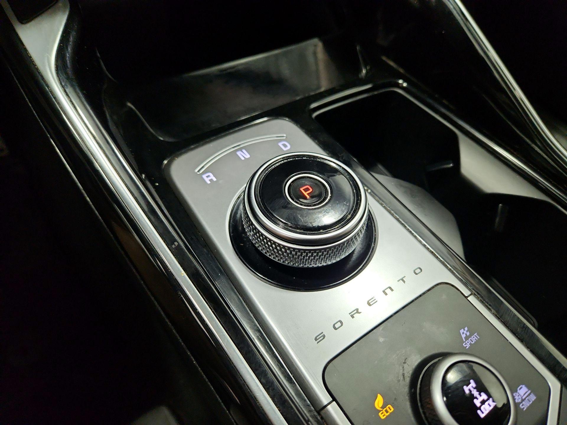 Thumbnail: 2023 Kia Sorento - 15