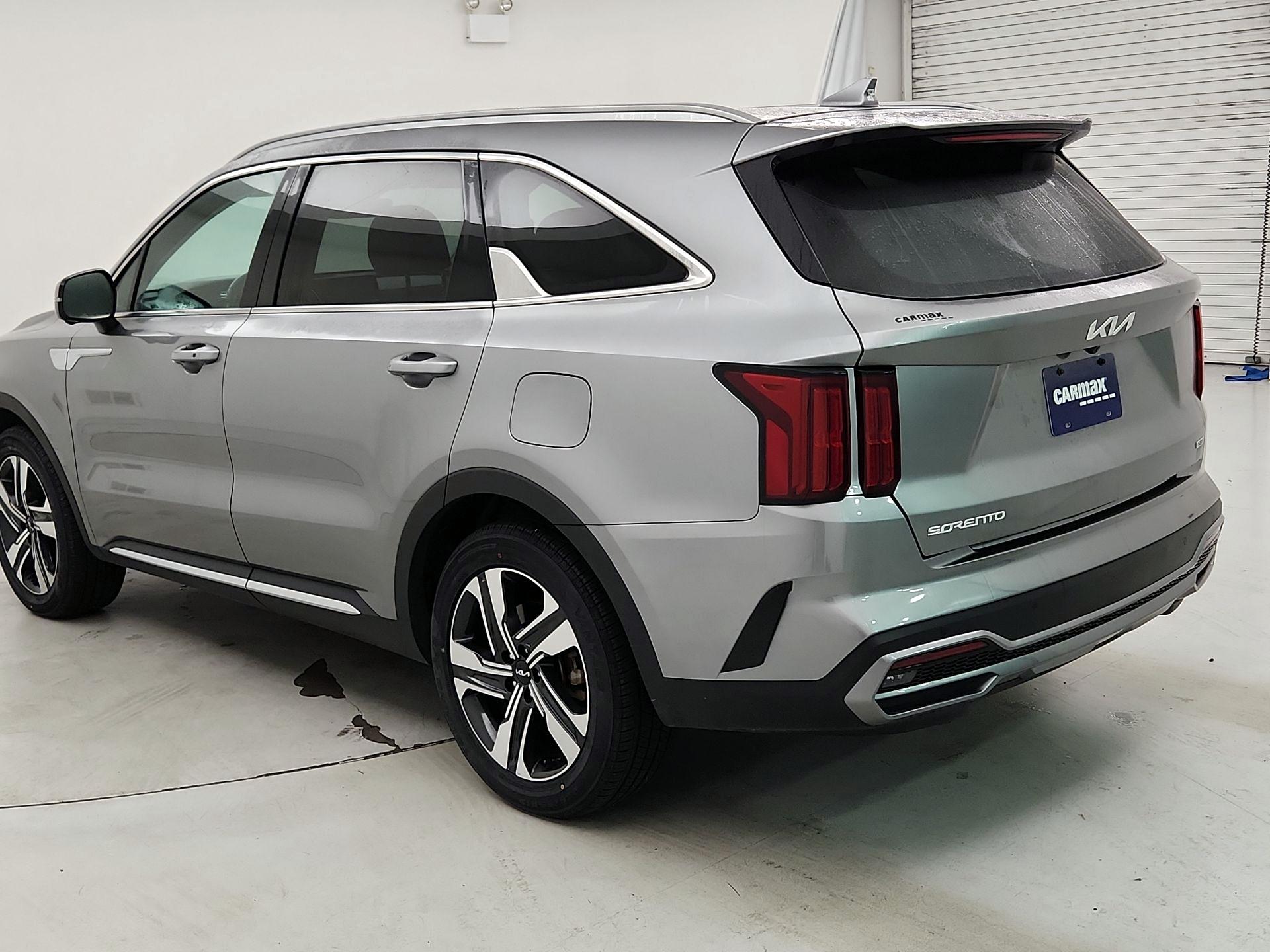 Thumbnail: 2023 Kia Sorento - 7