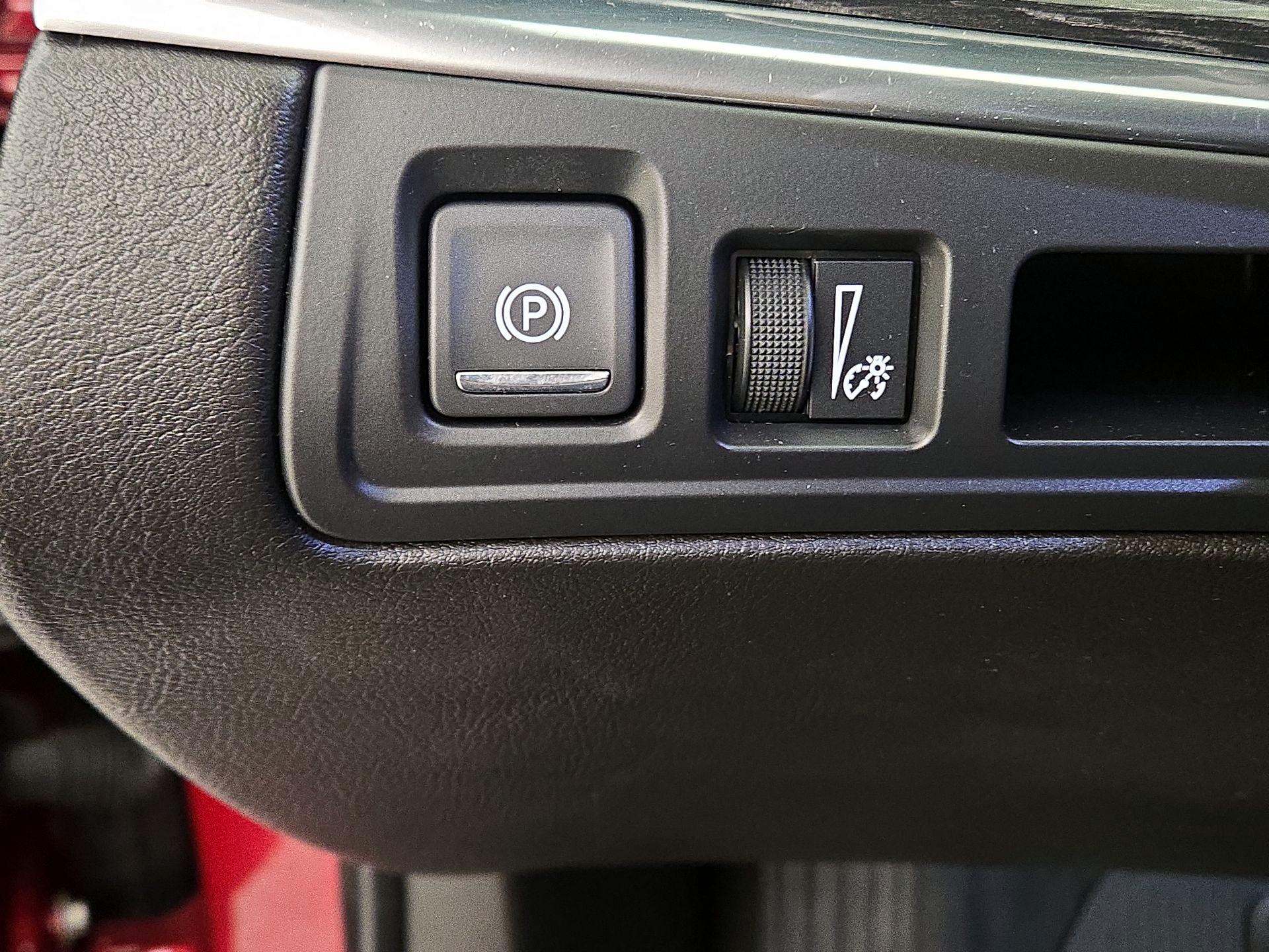 Thumbnail: 2020 Cadillac XT5 - 13