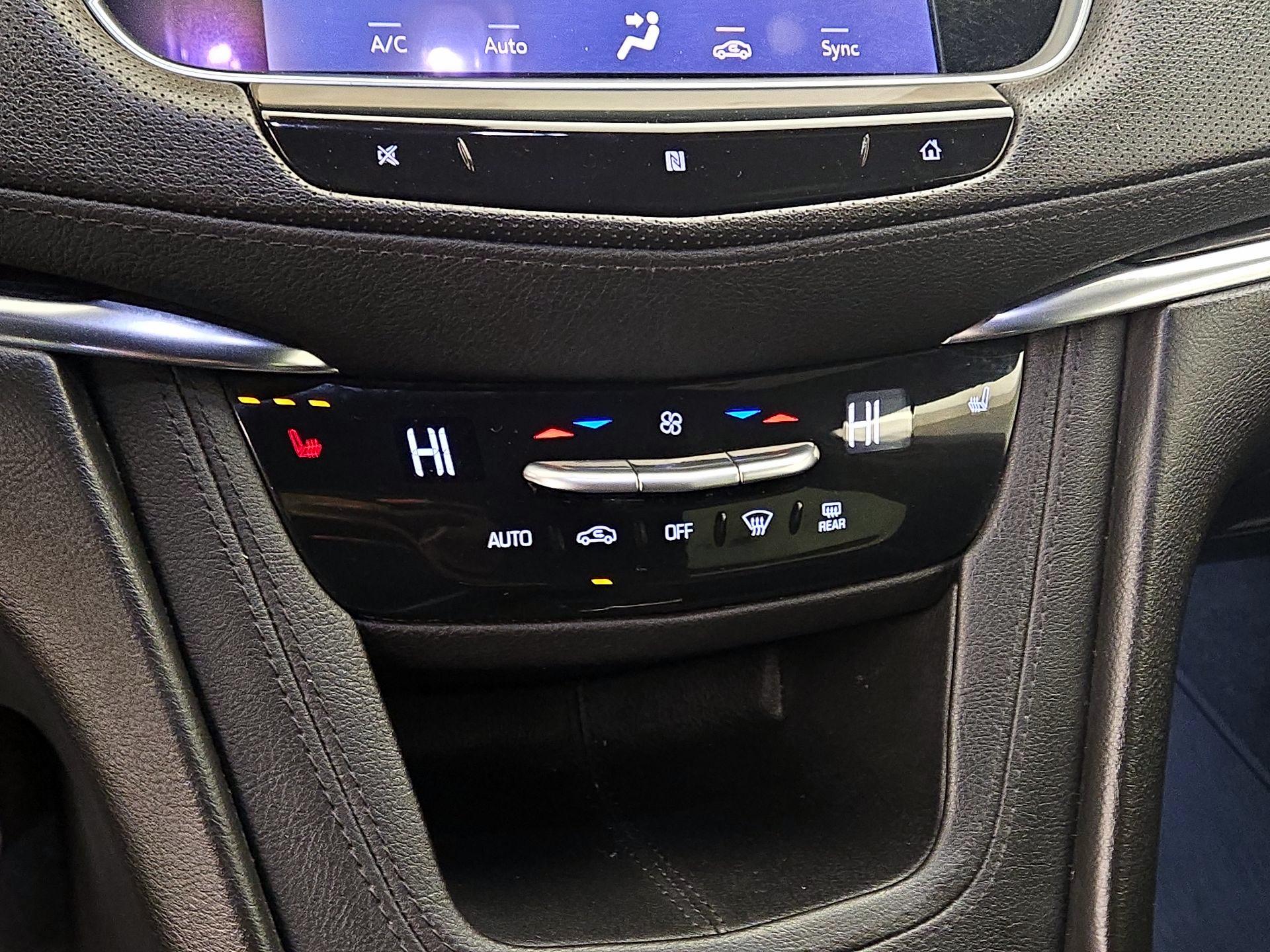 Thumbnail: 2020 Cadillac XT5 - 17