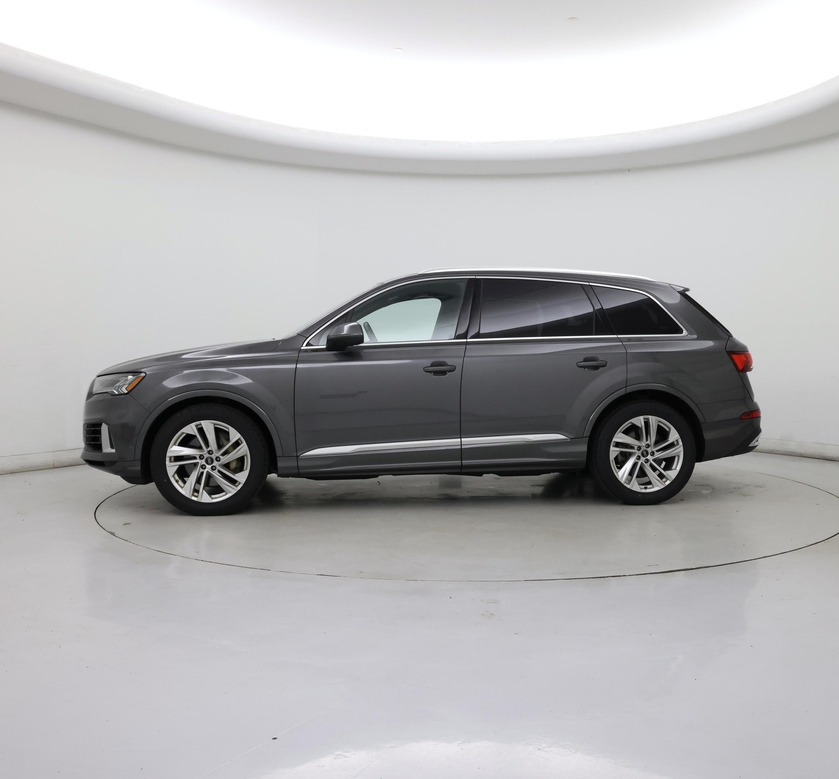 Thumbnail: 2021 Audi Q7 - 3