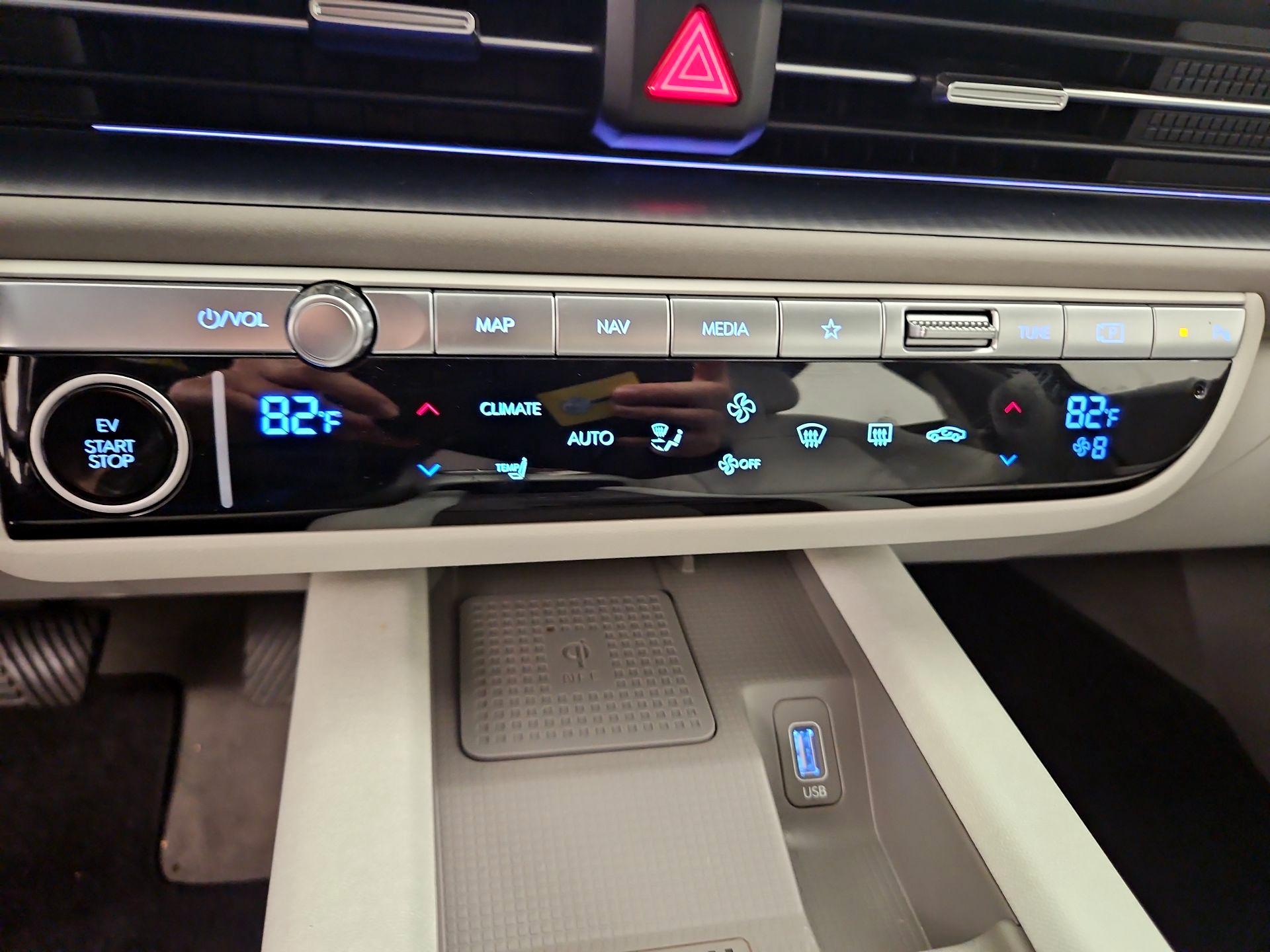 Thumbnail: 2023 Hyundai Ioniq 6 - 17