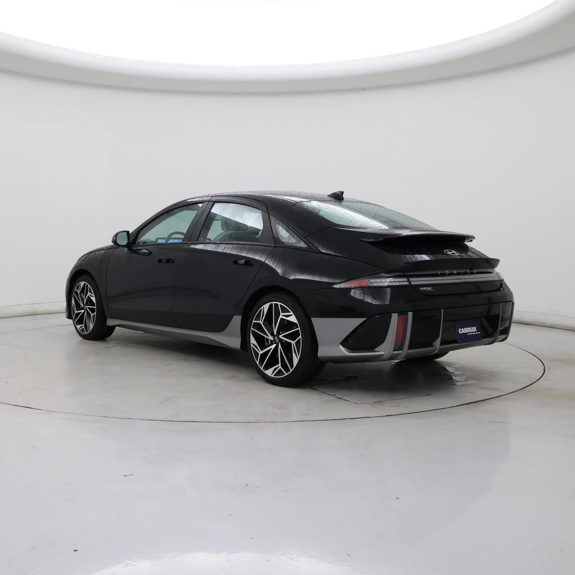 Thumbnail: 2023 Hyundai Ioniq 6 - 2