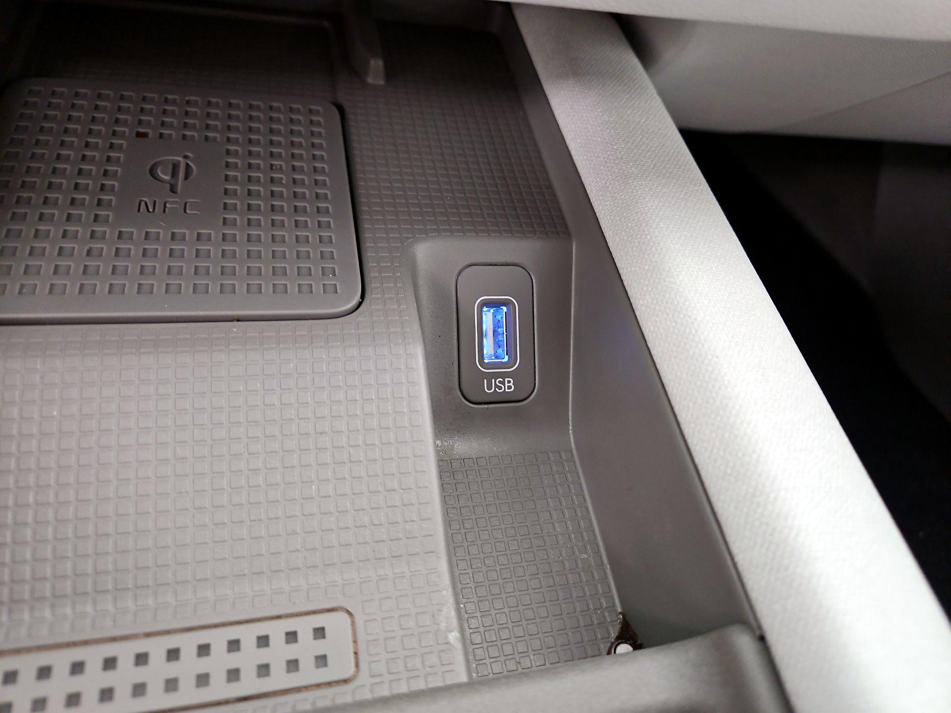 Thumbnail: 2023 Hyundai Ioniq 6 - 19