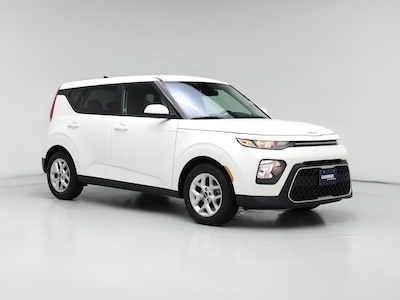 White 2022 Kia Soul LX