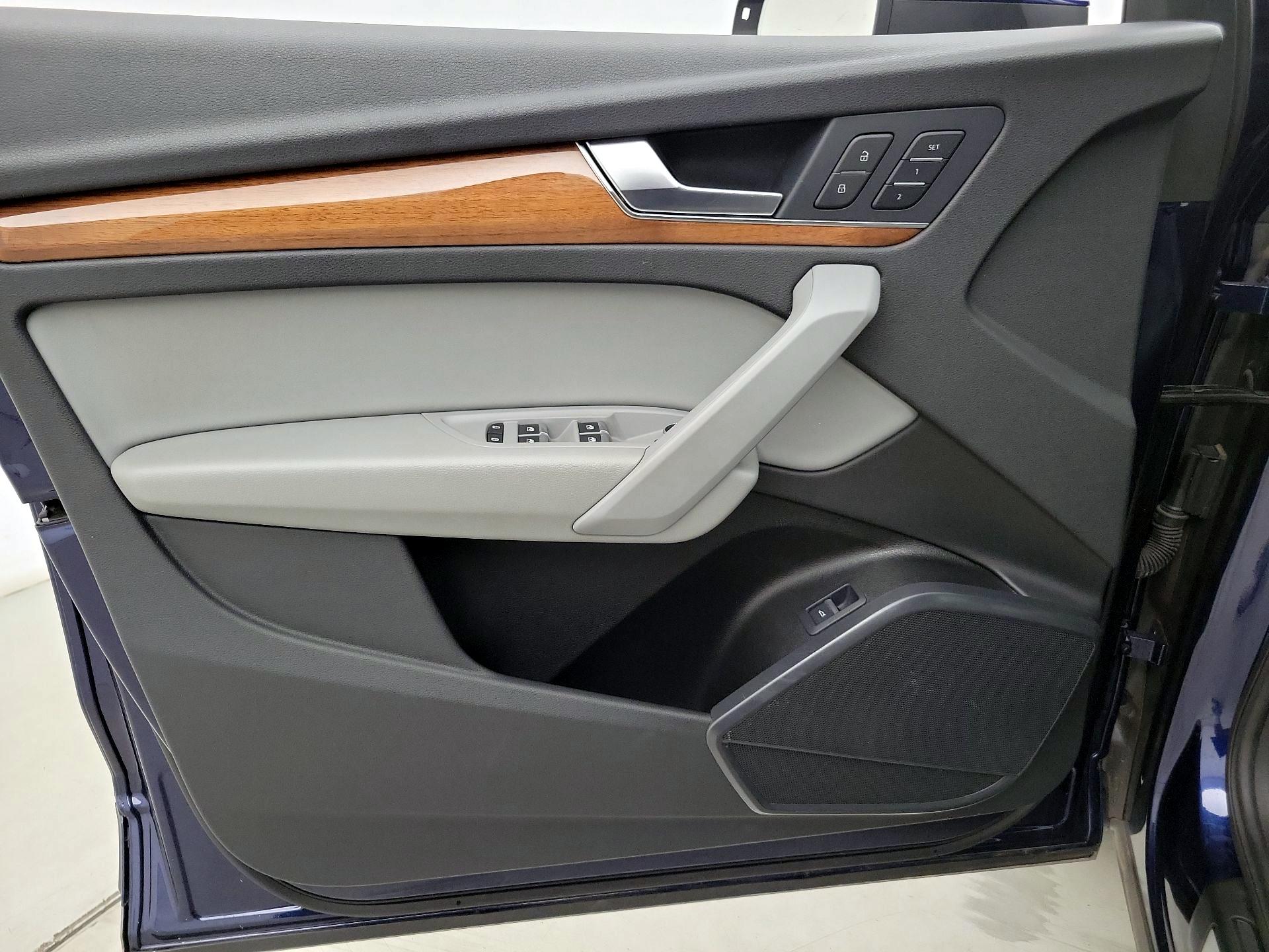 Thumbnail: 2022 Audi Q5 - 12