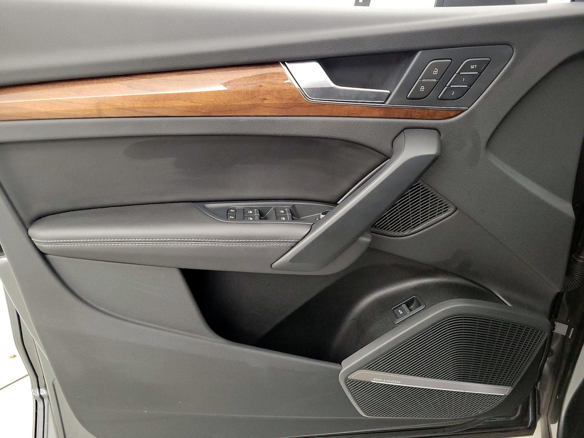 Thumbnail: 2022 Audi Q5 - 12