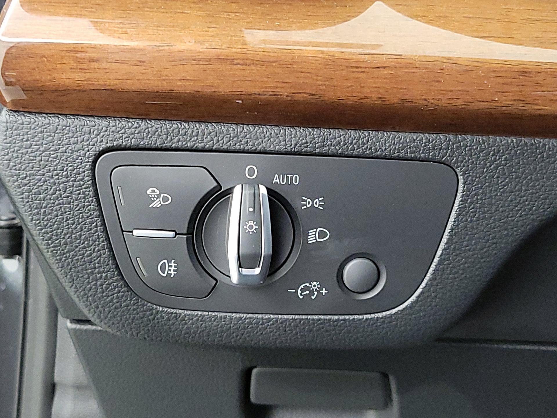 Thumbnail: 2022 Audi Q5 - 13