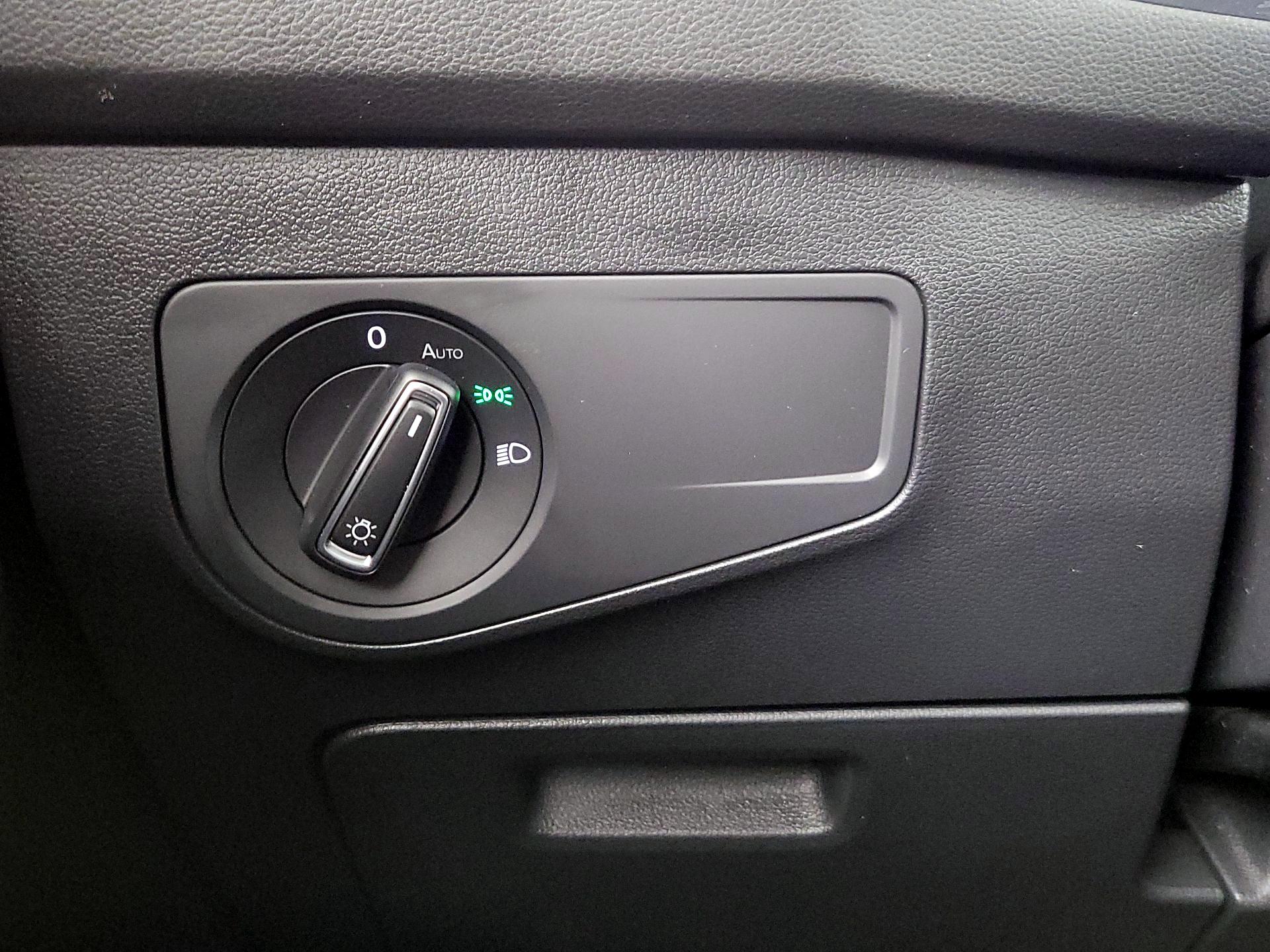 Thumbnail: 2022 Volkswagen Tiguan - 13