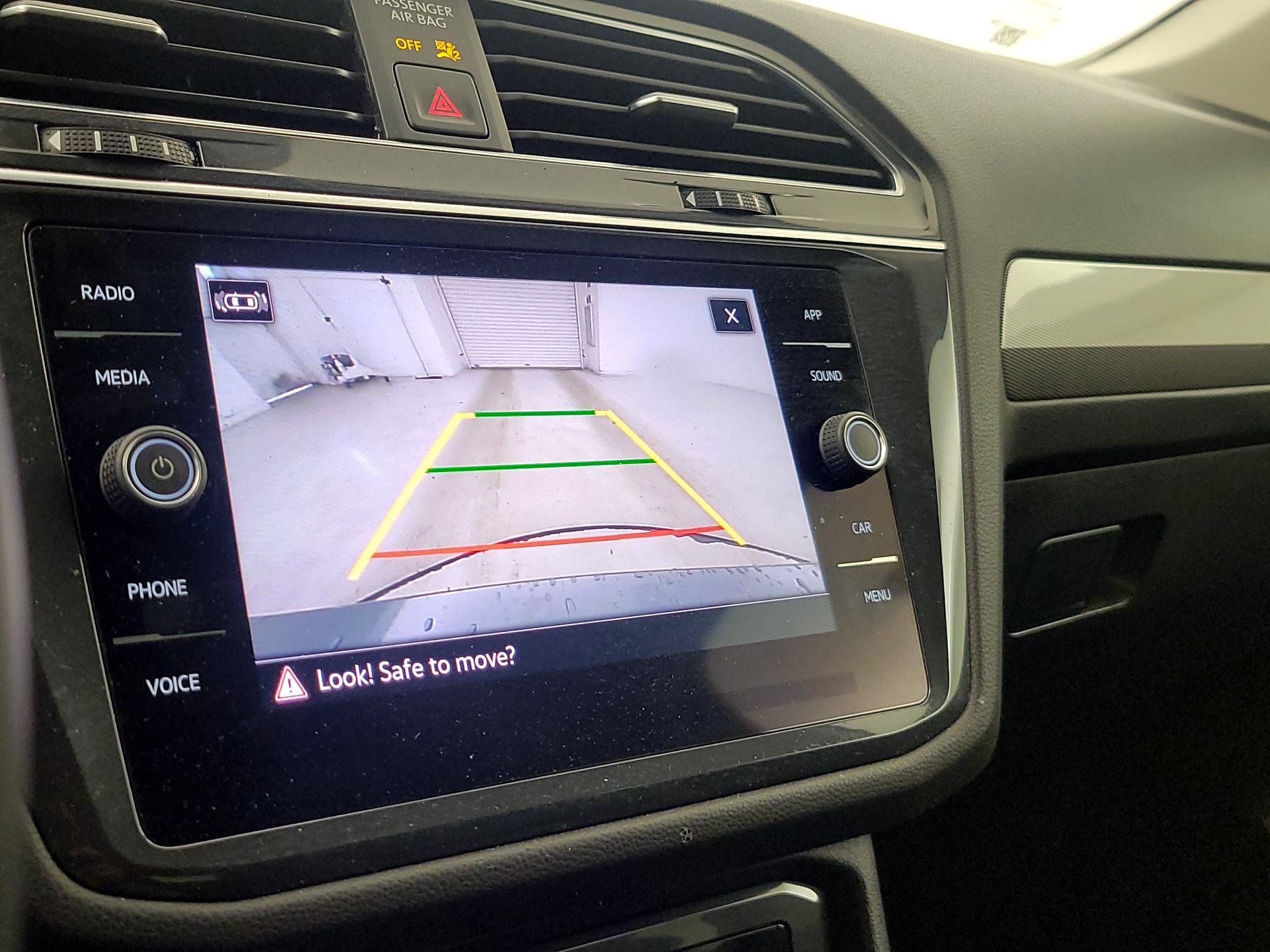 Thumbnail: 2022 Volkswagen Tiguan - 14