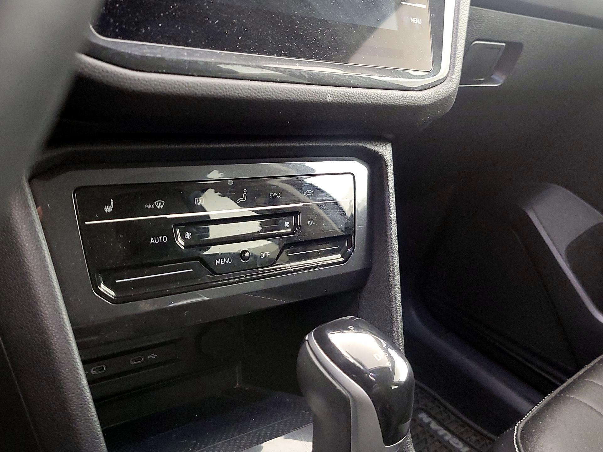 Thumbnail: 2022 Volkswagen Tiguan - 16