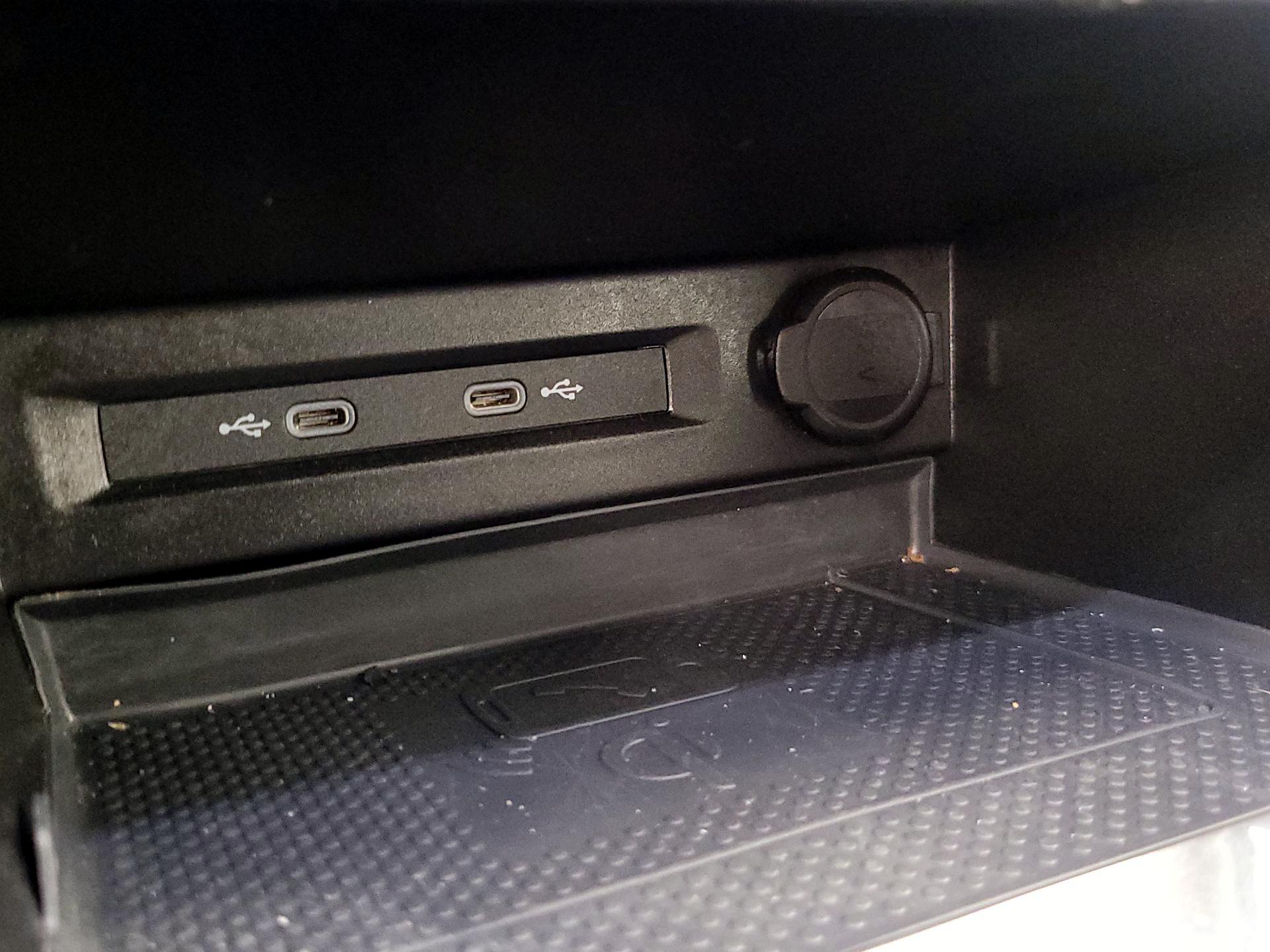 Thumbnail: 2022 Volkswagen Tiguan - 18