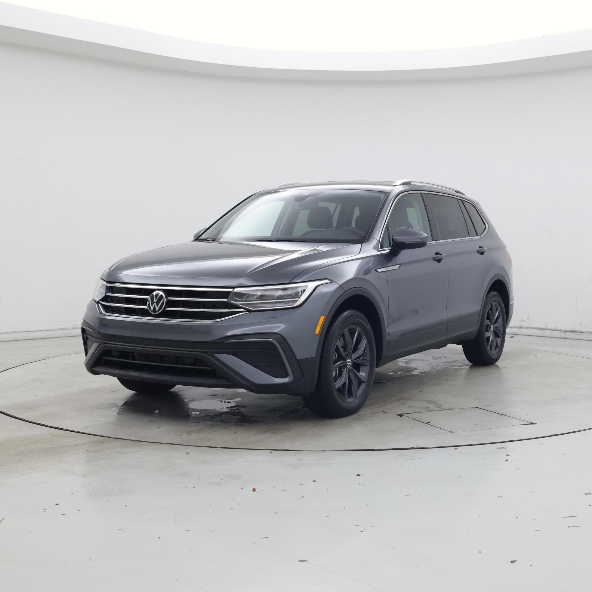 Thumbnail: 2022 Volkswagen Tiguan - 4