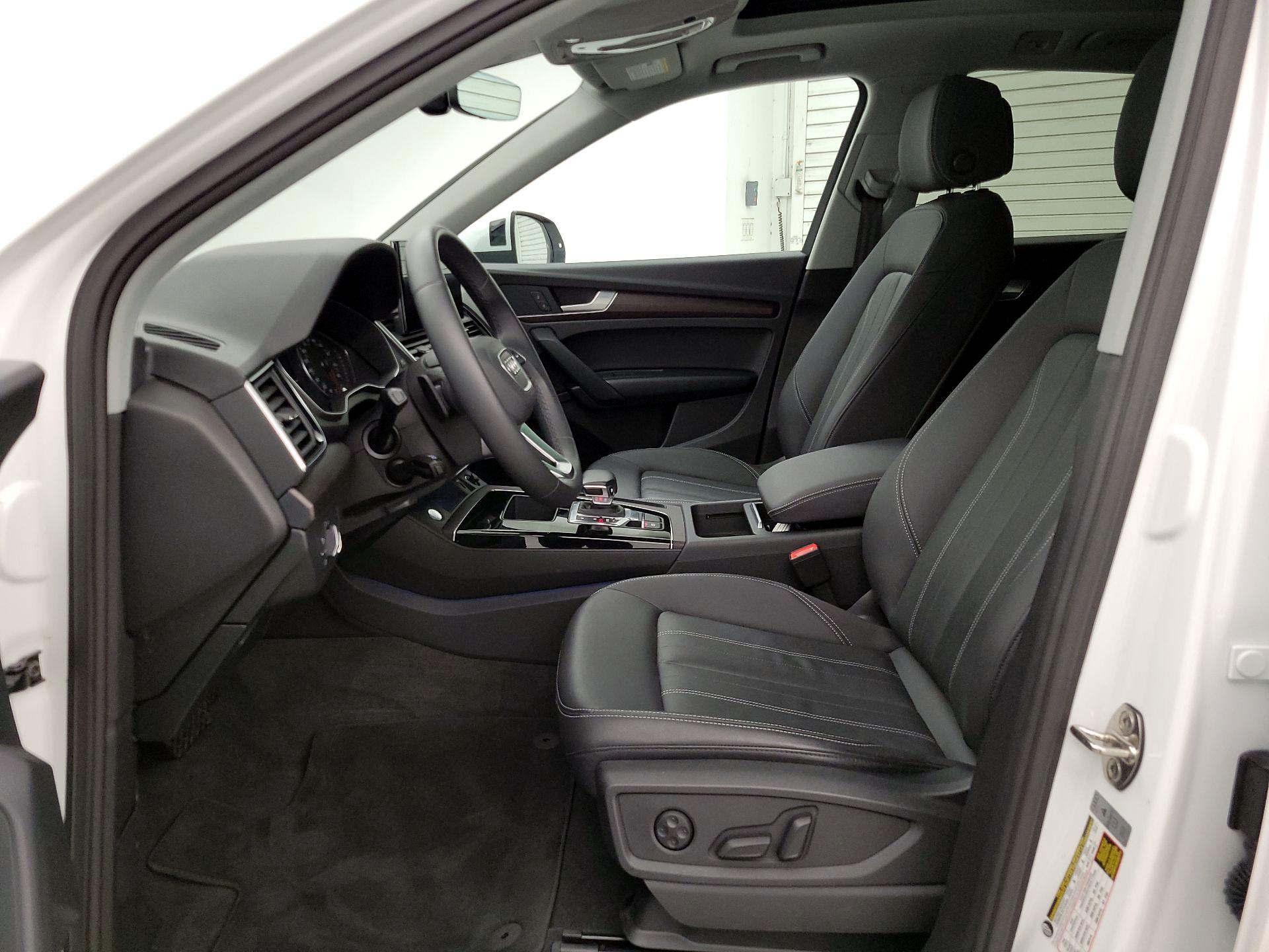 Thumbnail: 2022 Audi Q5 - 11