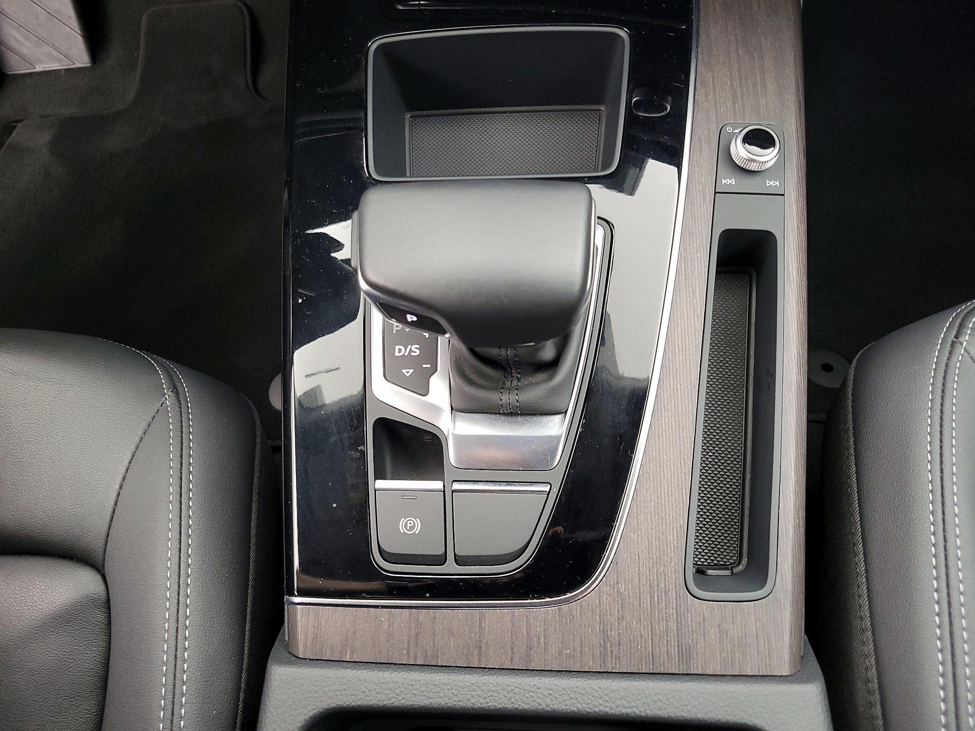 Thumbnail: 2022 Audi Q5 - 17