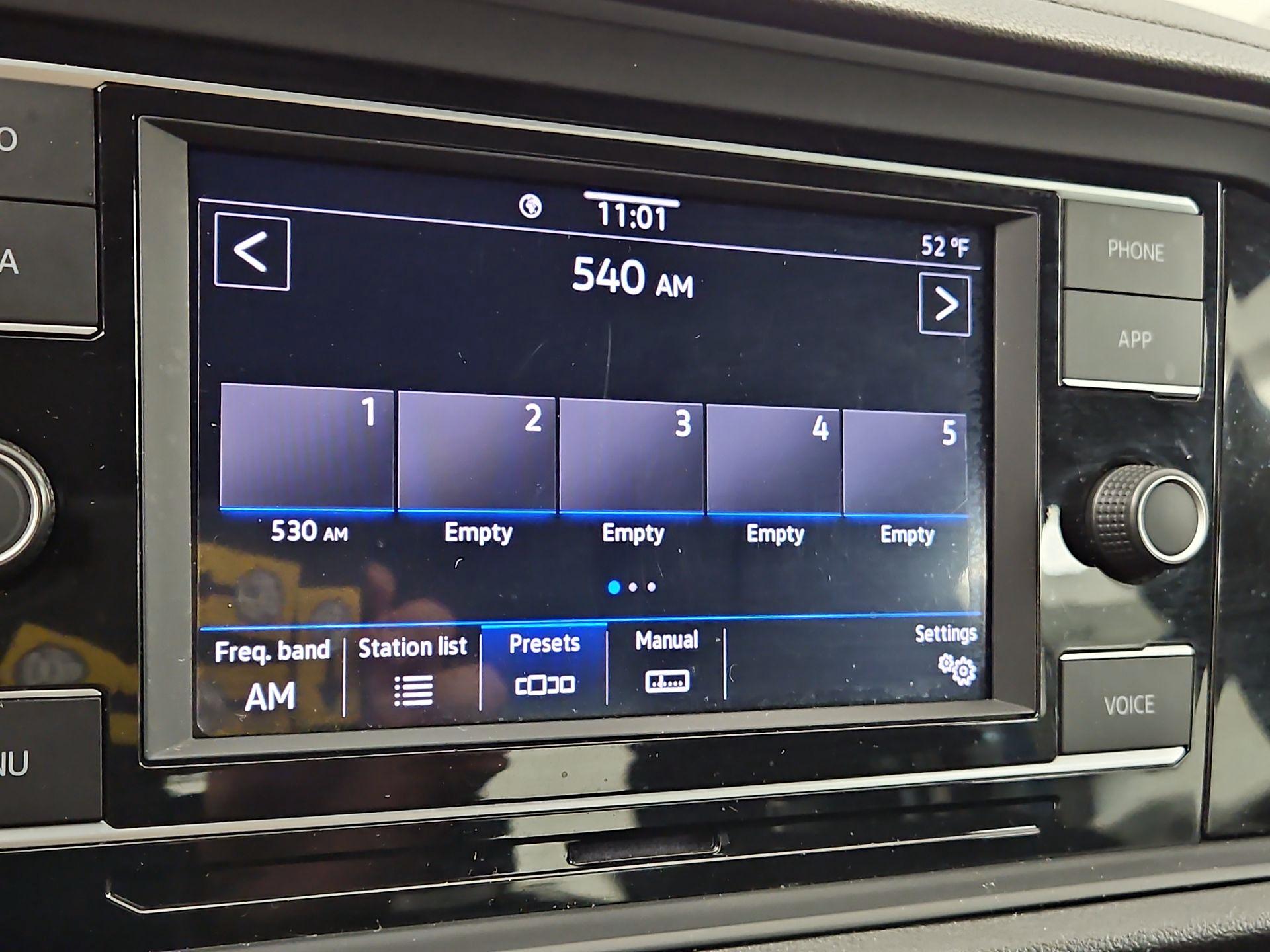 Thumbnail: 2023 Volkswagen Jetta - 15