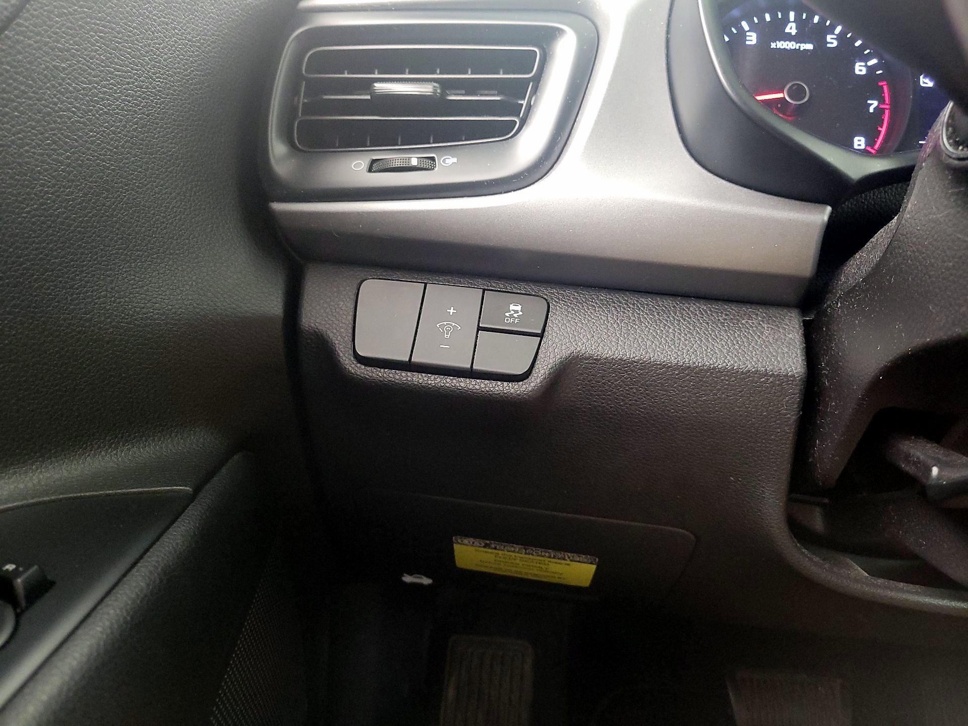 Thumbnail: 2021 Kia Rio5 - 13