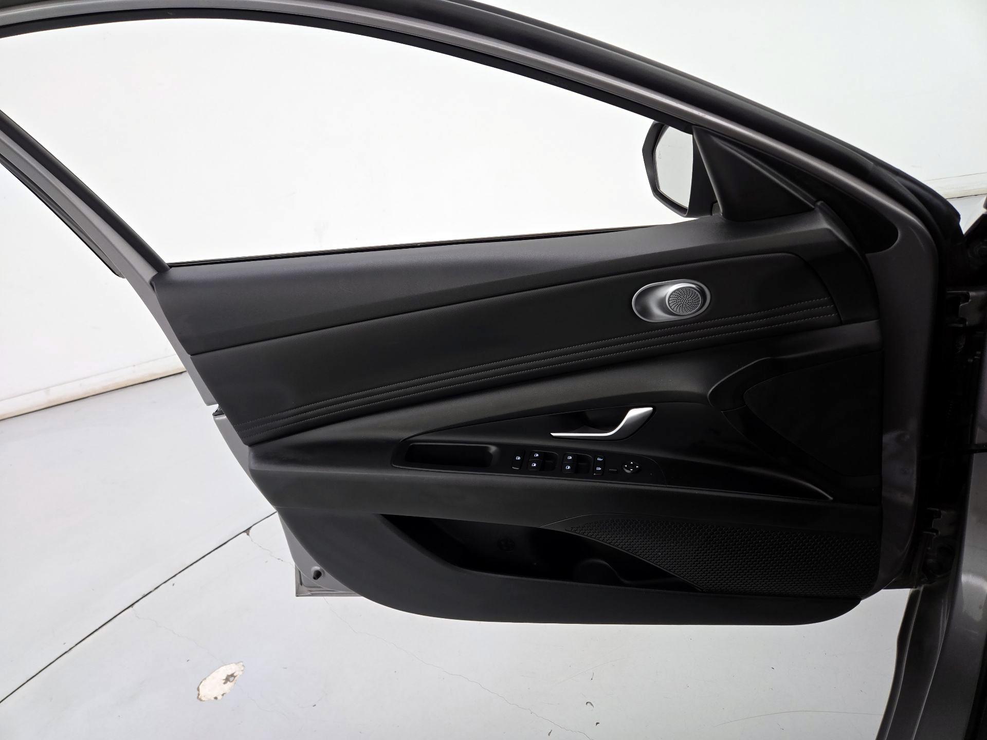 Thumbnail: 2023 Hyundai Elantra - 12