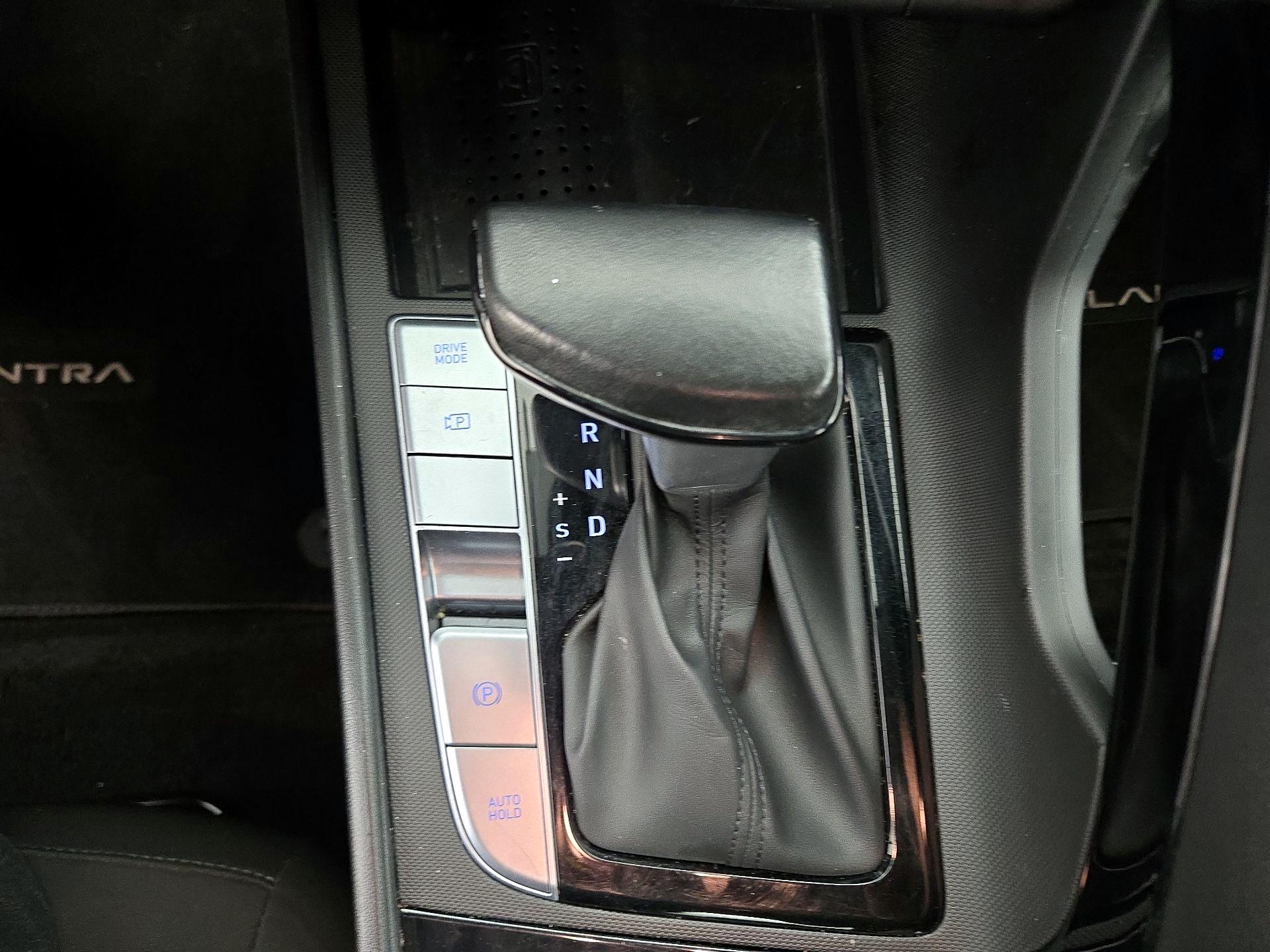 Thumbnail: 2023 Hyundai Elantra - 18