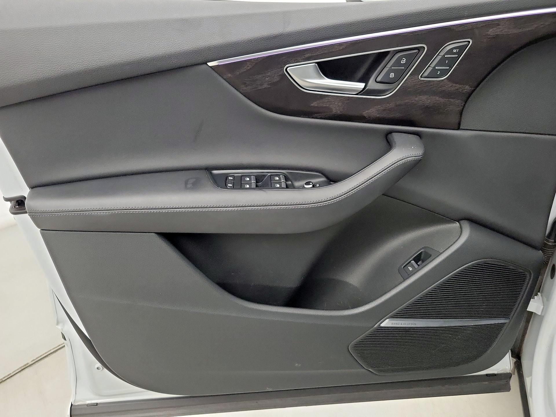 Thumbnail: 2023 Audi Q7 - 12