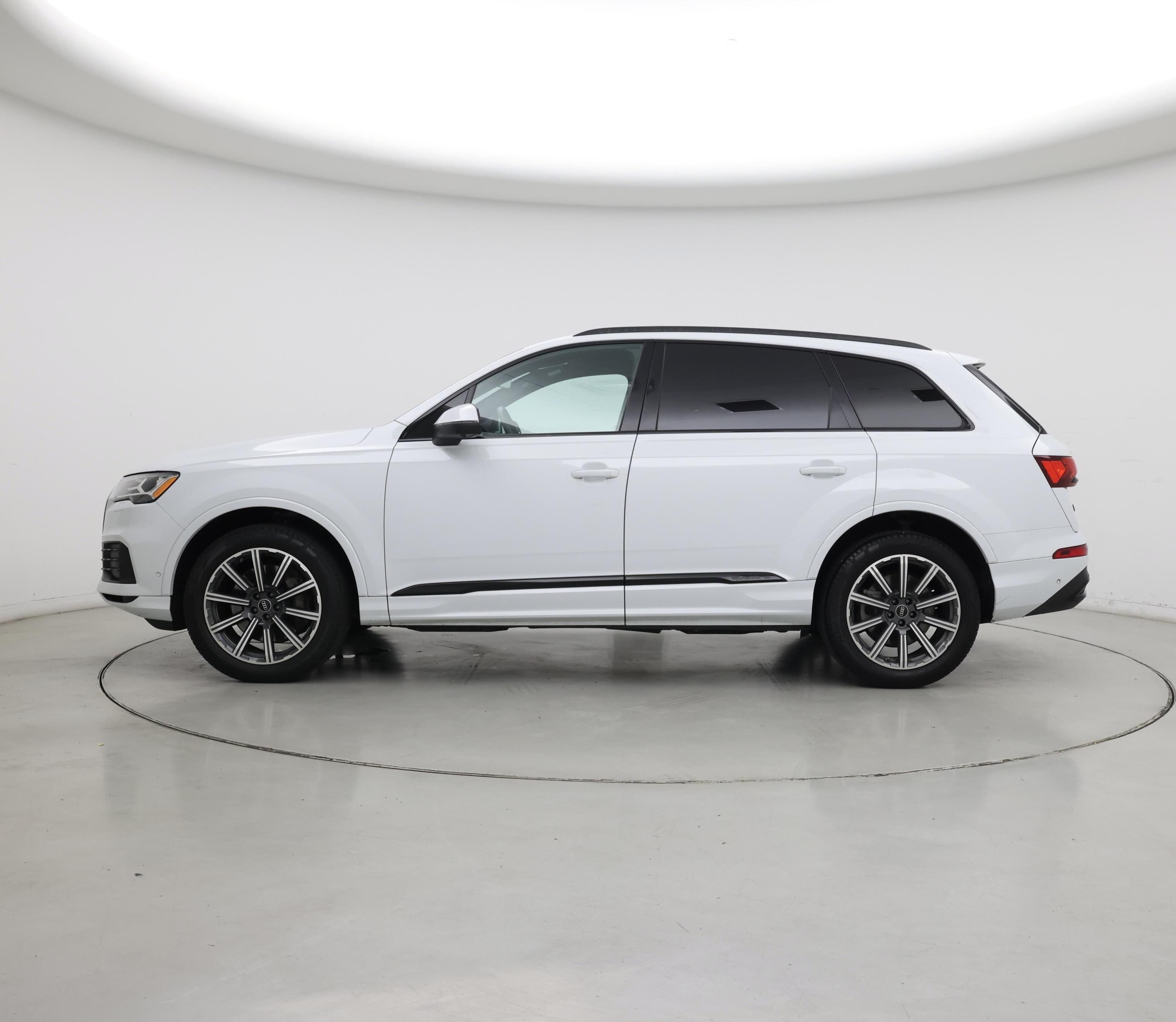 Thumbnail: 2023 Audi Q7 - 3