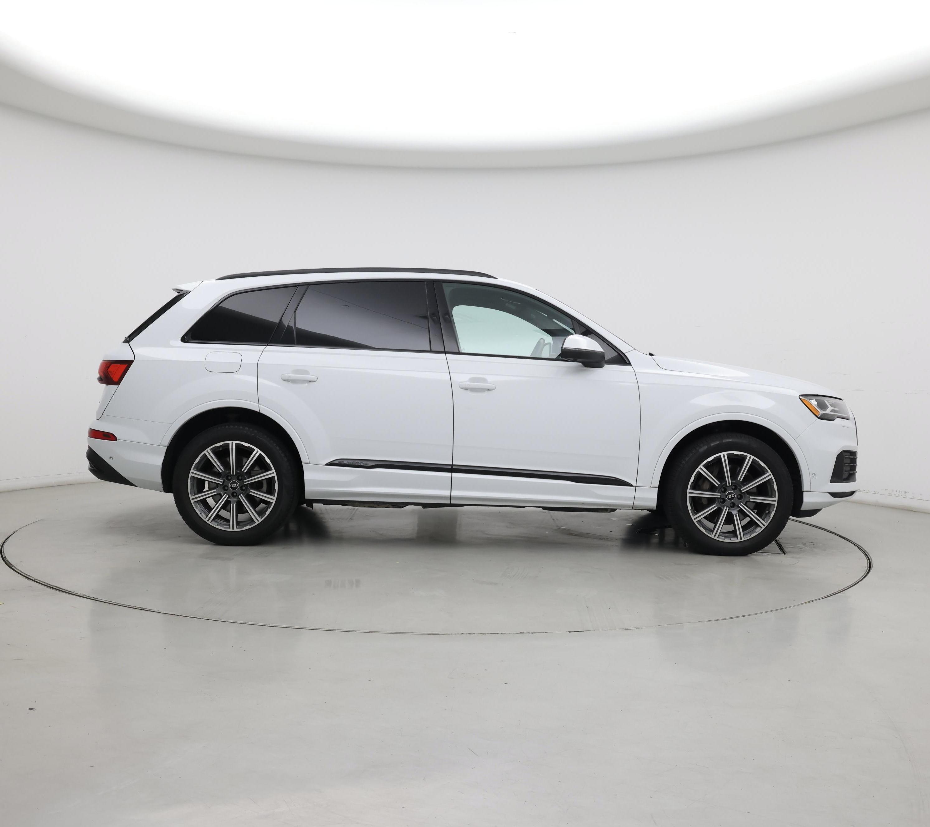 Thumbnail: 2023 Audi Q7 - 7