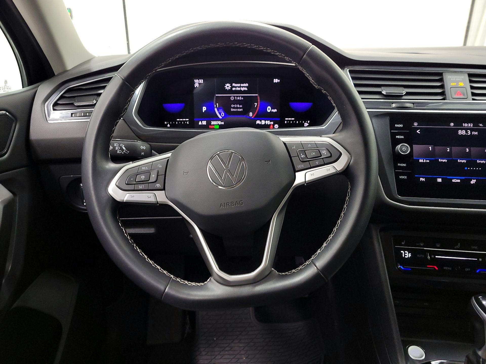 Thumbnail: 2023 Volkswagen Tiguan - 10