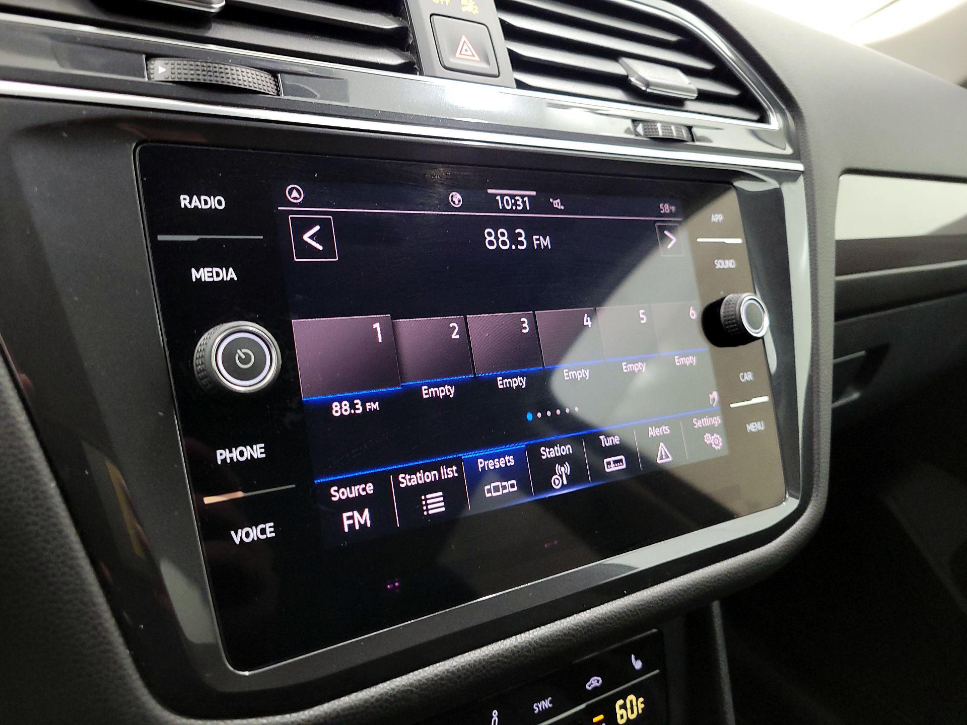 Thumbnail: 2023 Volkswagen Tiguan - 15