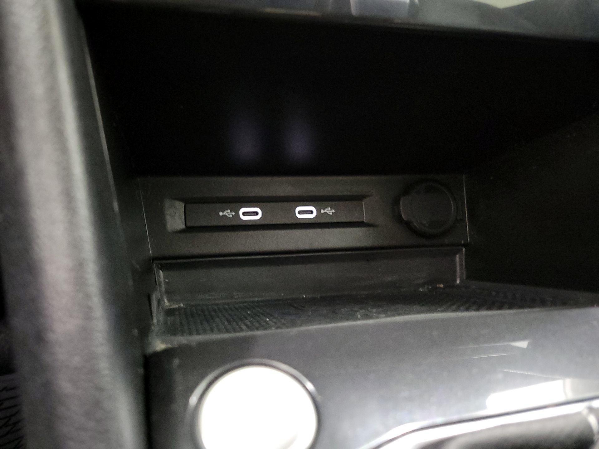 Thumbnail: 2023 Volkswagen Tiguan - 18