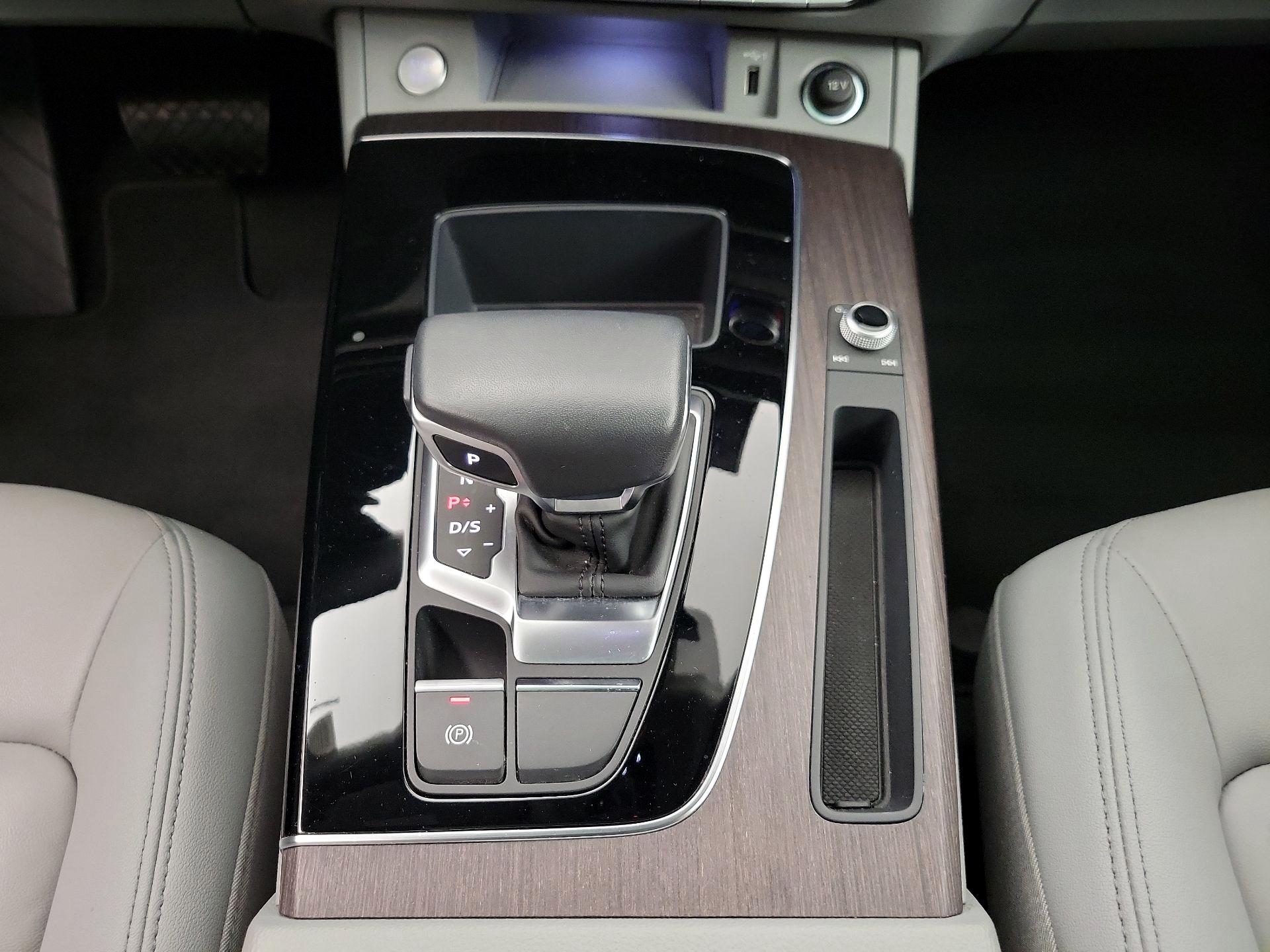 Thumbnail: 2022 Audi Q5 - 17