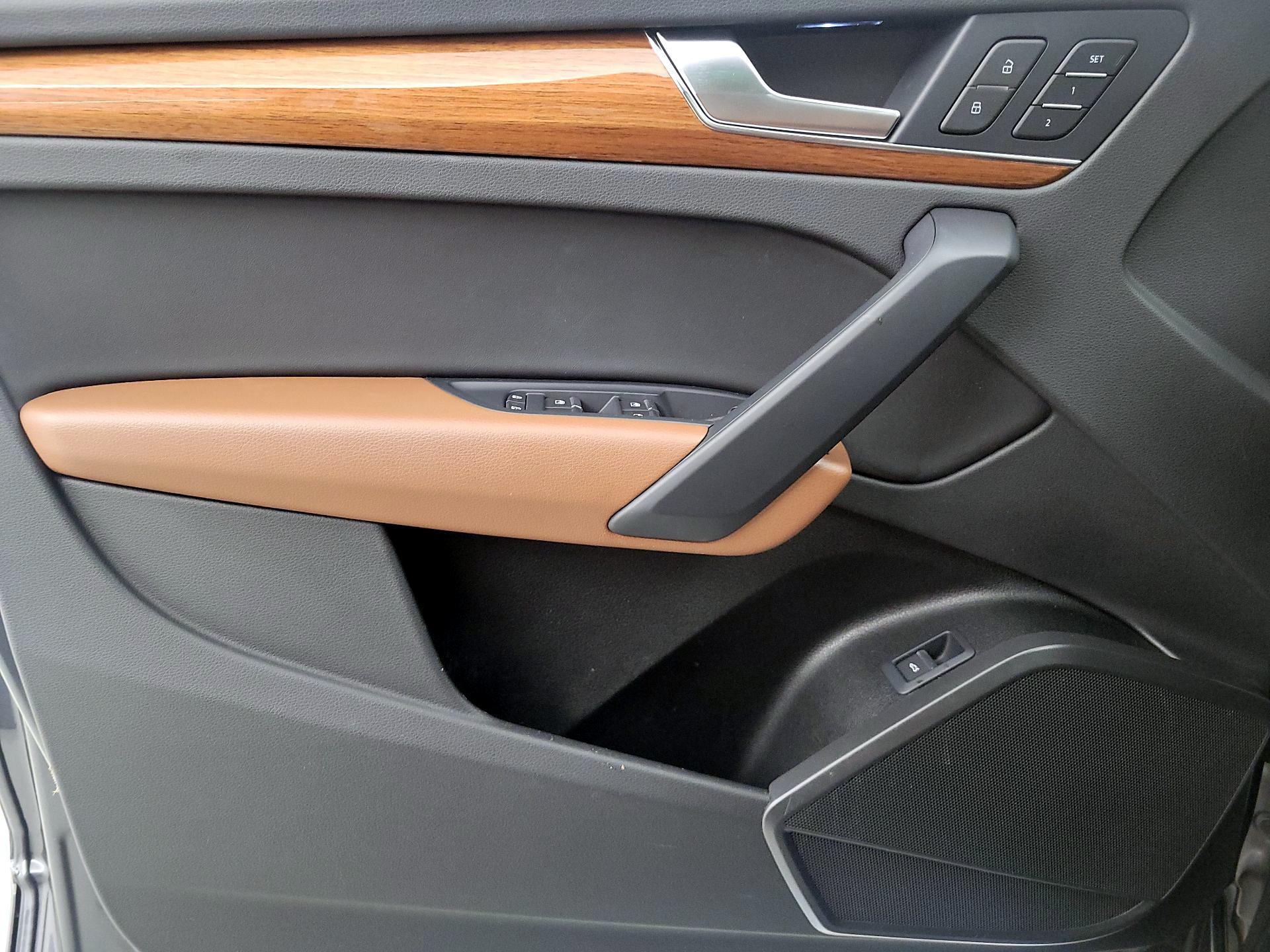 Thumbnail: 2022 Audi Q5 - 12