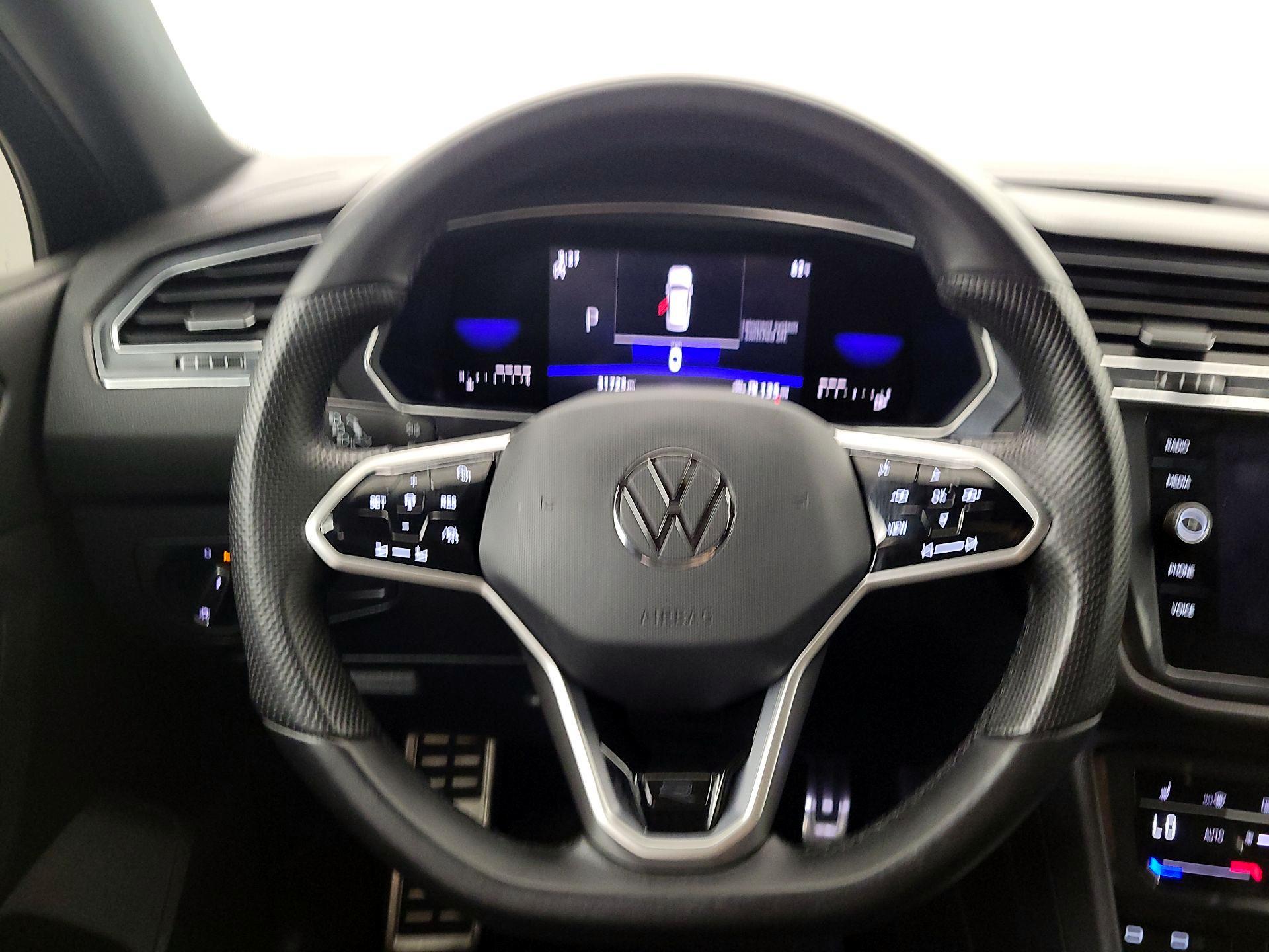 Thumbnail: 2023 Volkswagen Tiguan - 10