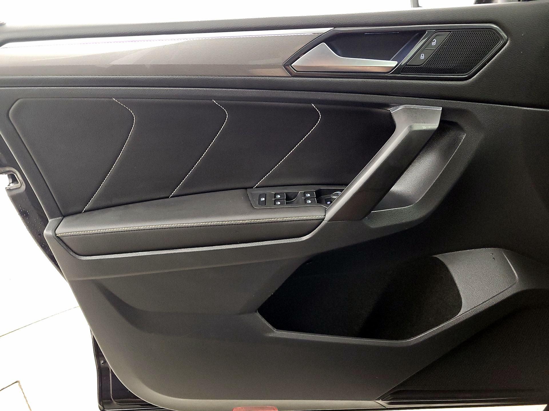 Thumbnail: 2023 Volkswagen Tiguan - 12