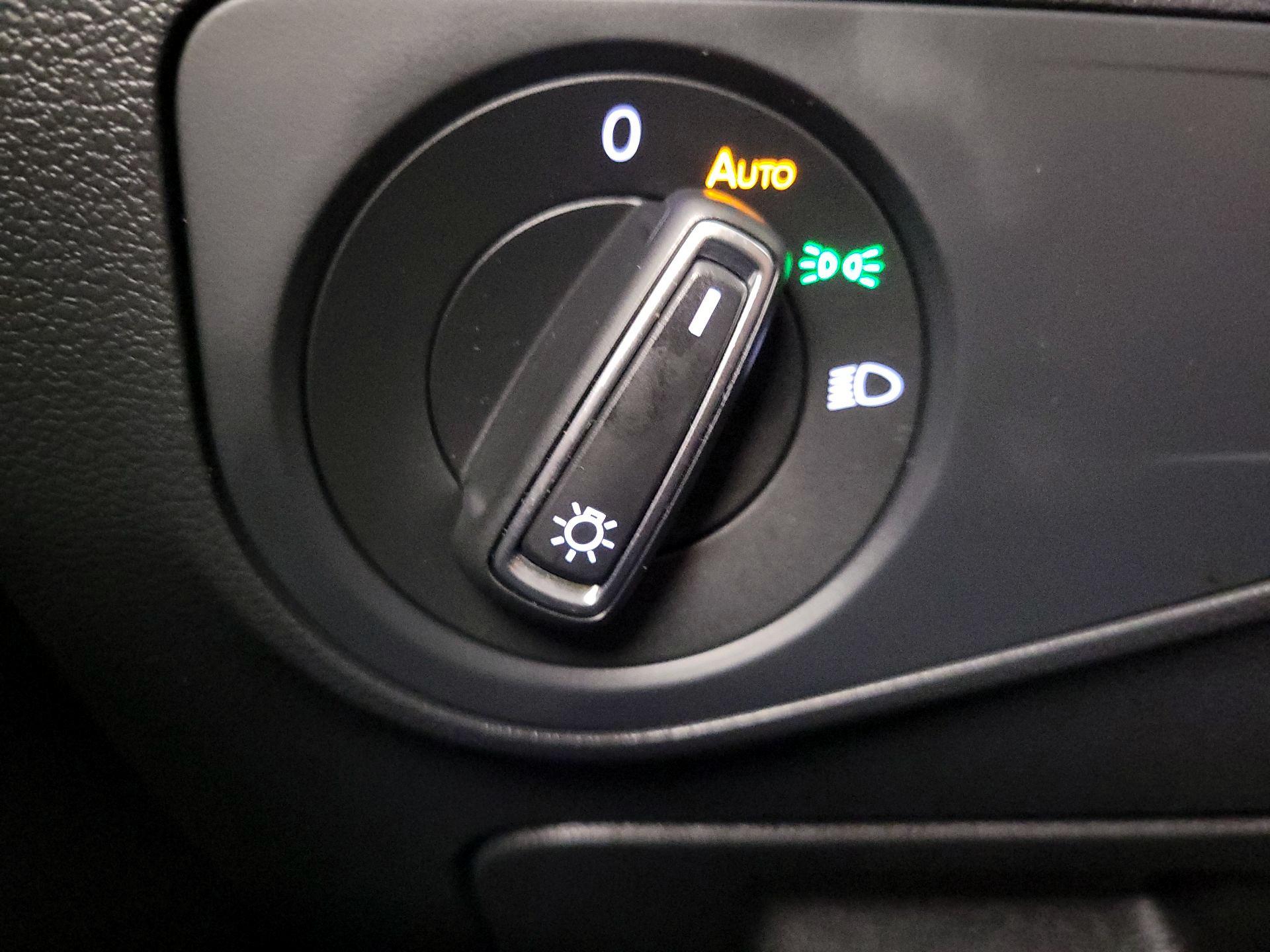 Thumbnail: 2023 Volkswagen Tiguan - 13