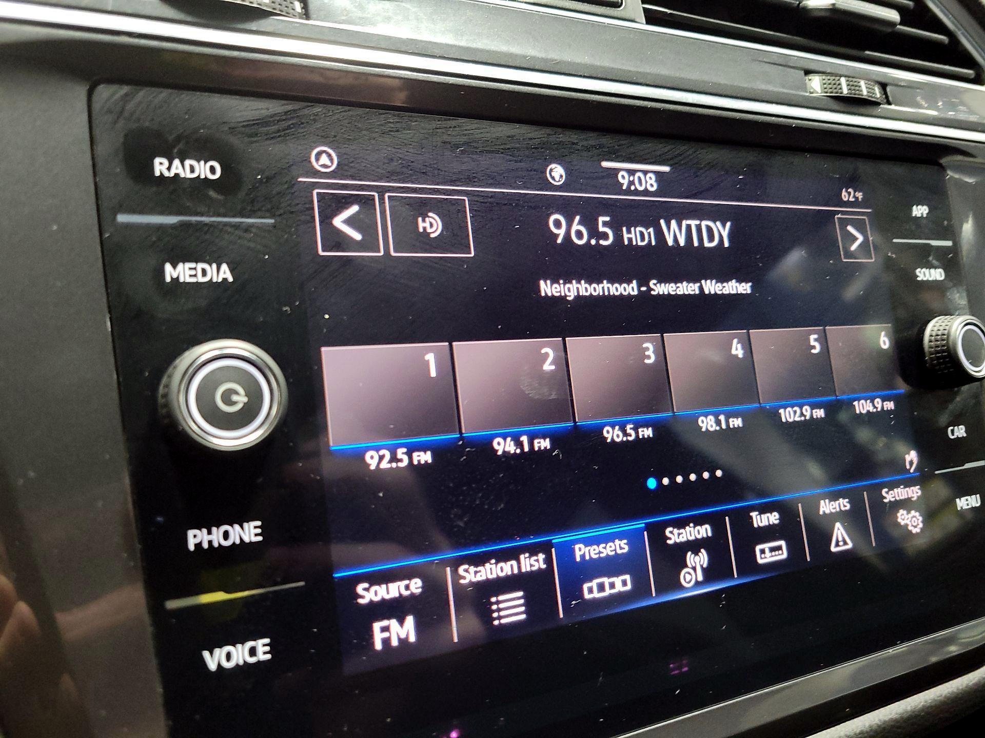 Thumbnail: 2023 Volkswagen Tiguan - 15