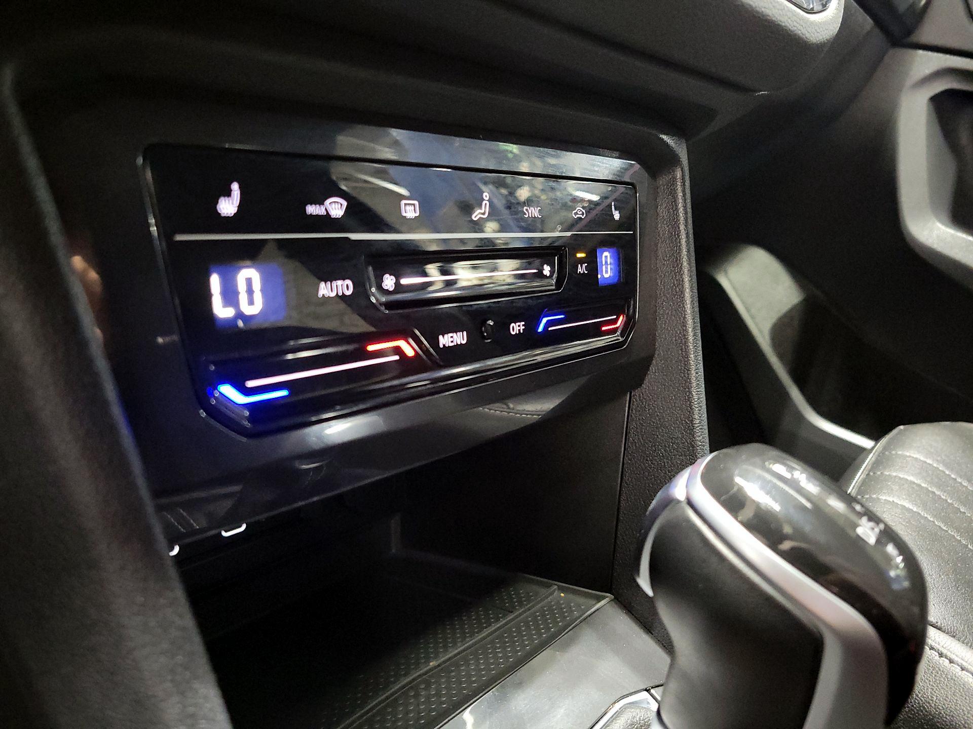 Thumbnail: 2023 Volkswagen Tiguan - 16