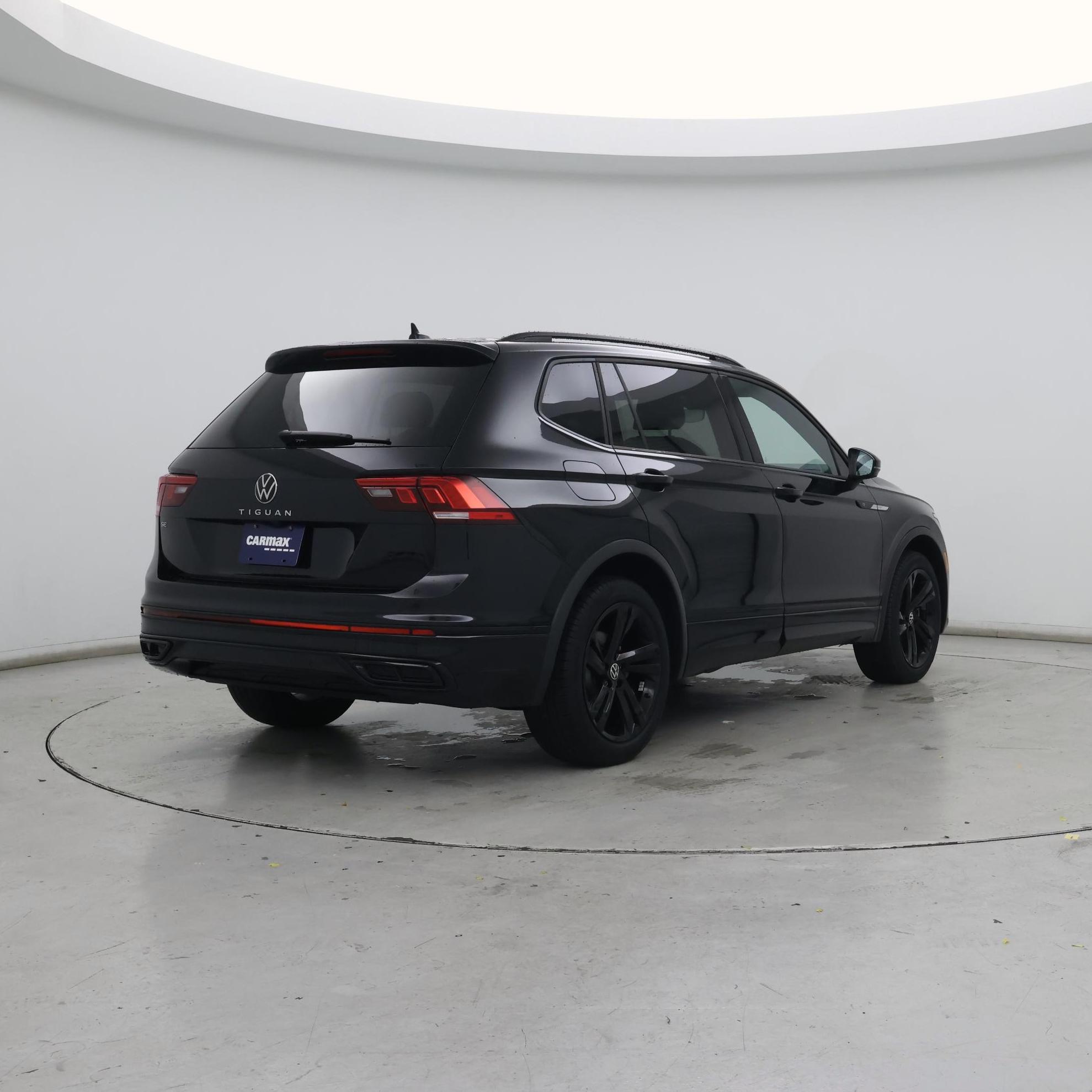 Thumbnail: 2023 Volkswagen Tiguan - 8