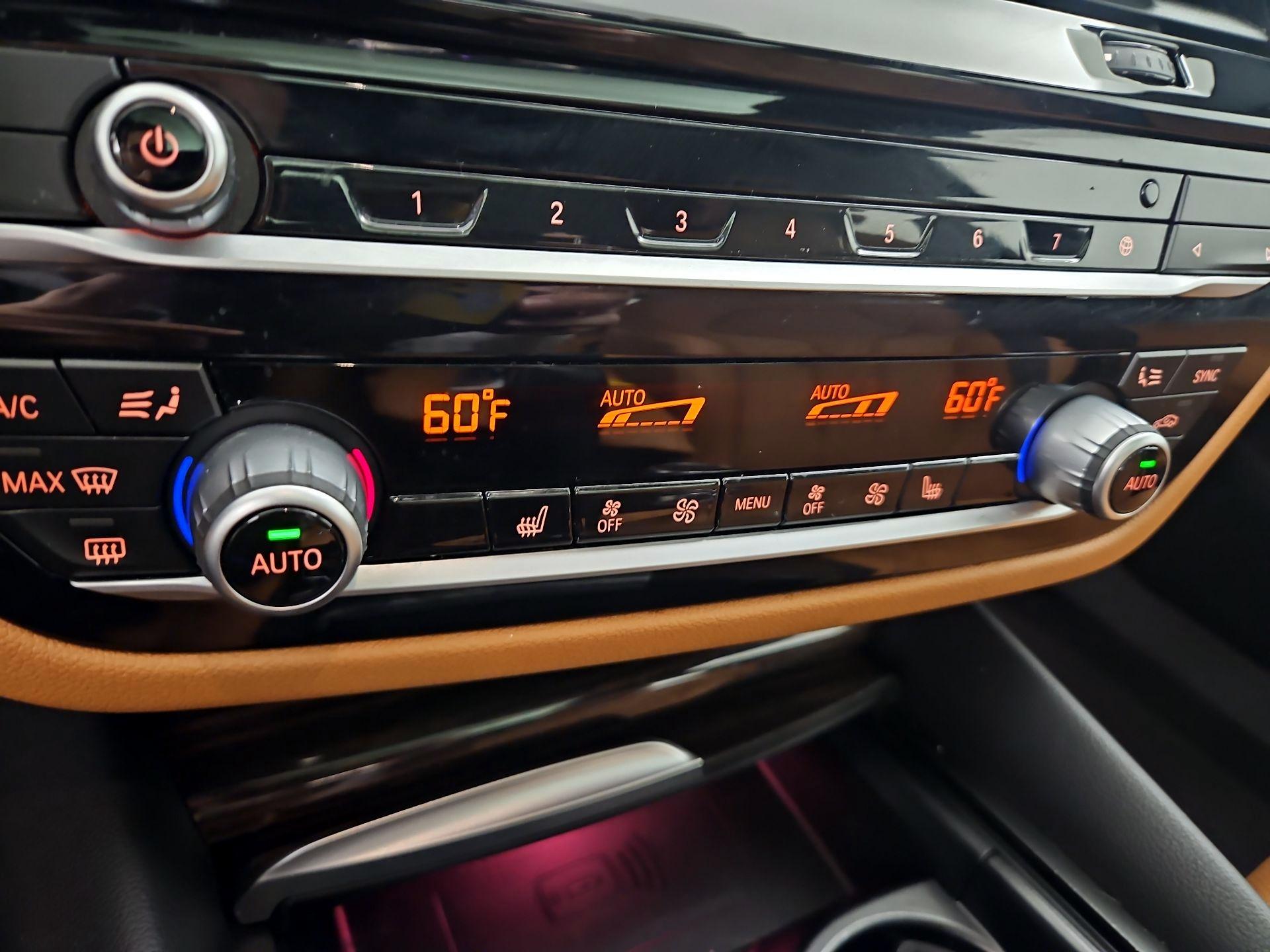 Thumbnail: 2022 BMW 5 Series - 17