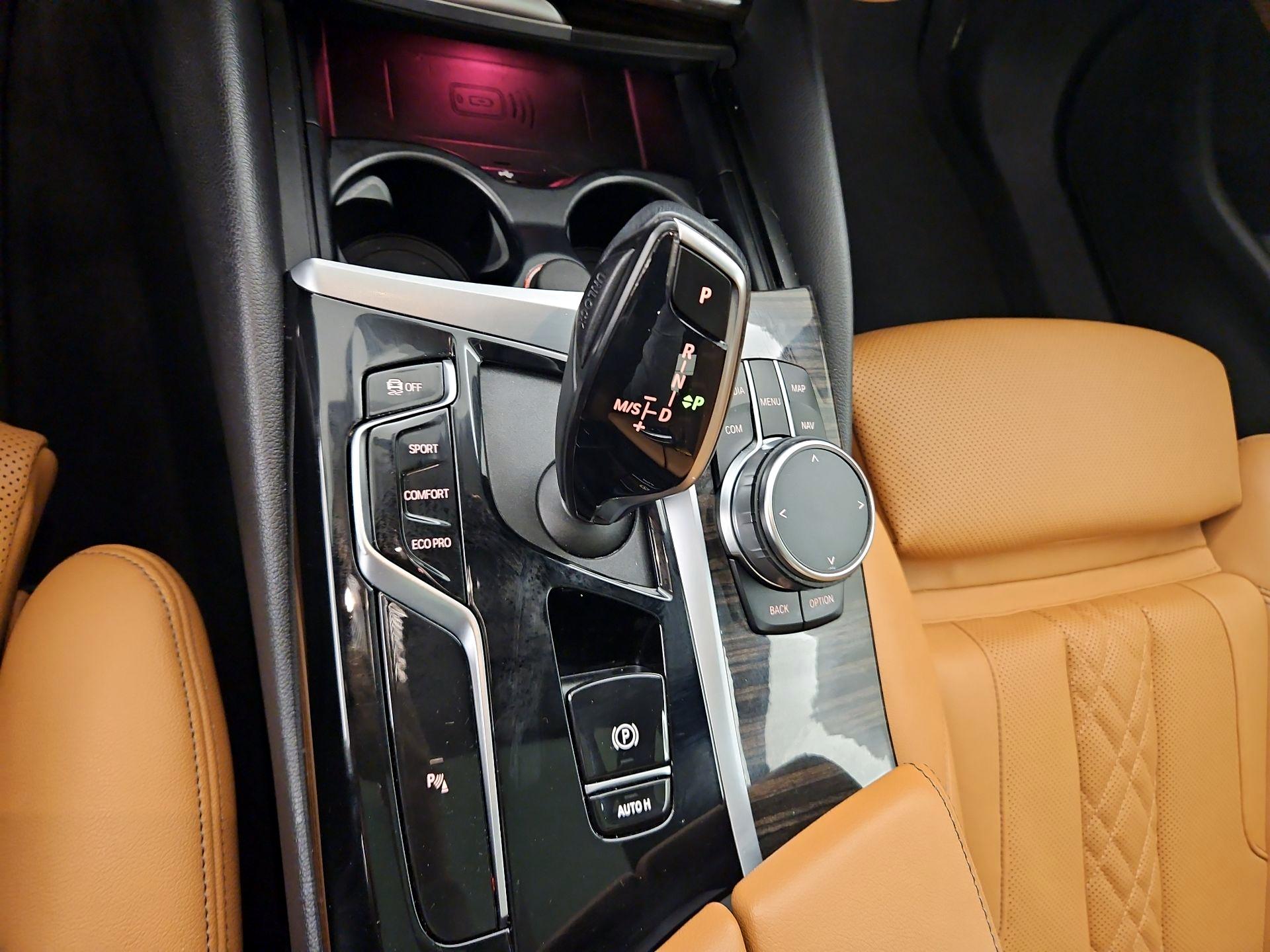 Thumbnail: 2022 BMW 5 Series - 18