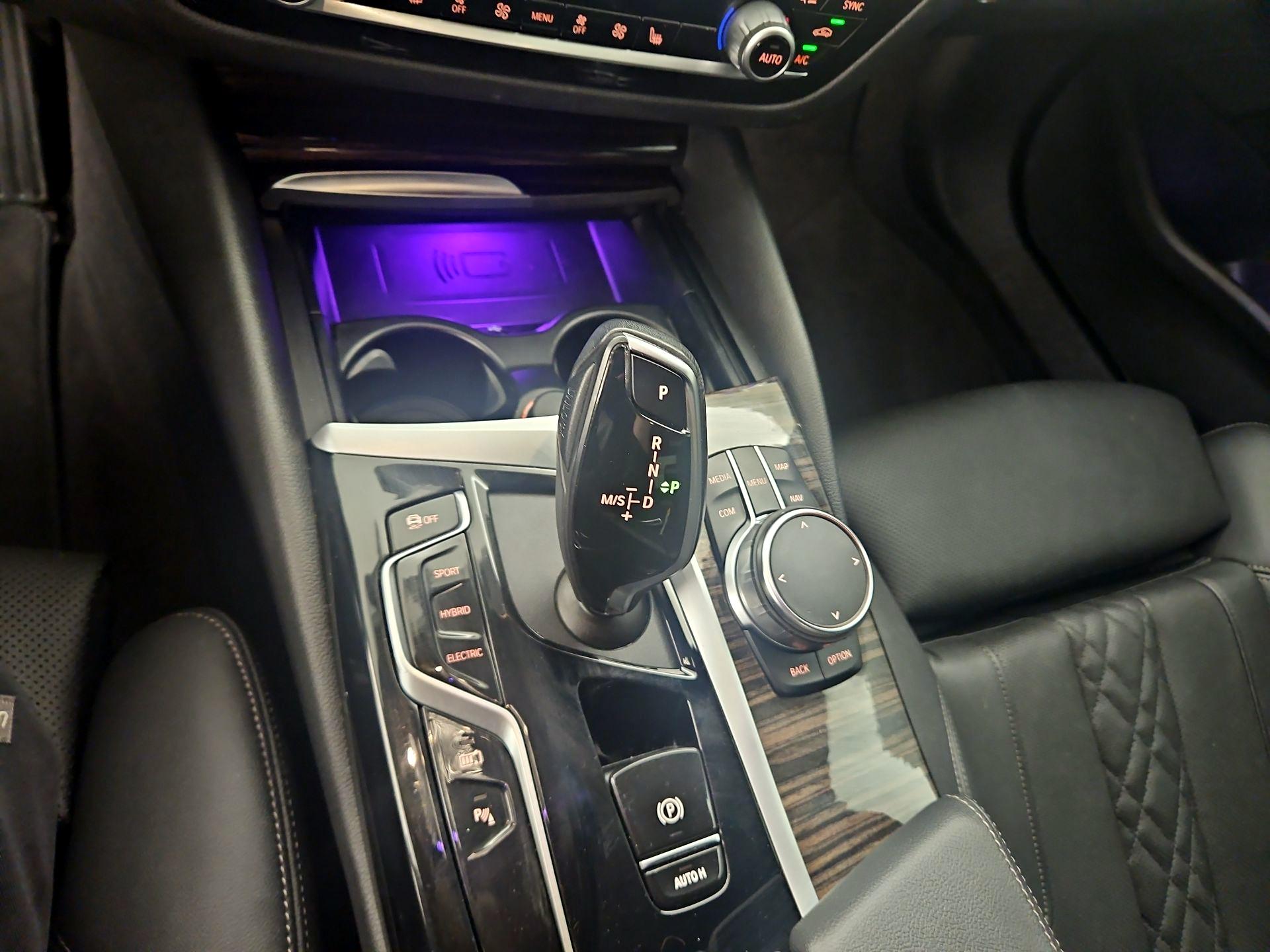 Thumbnail: 2023 BMW 5 Series - 18